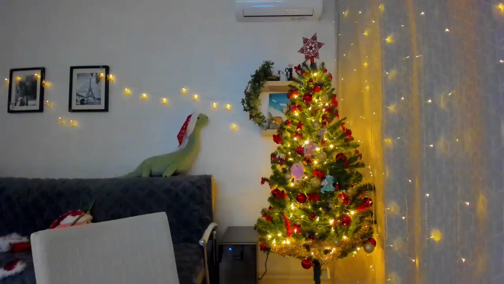Gallery image thumbnail from WaveOfLove's myfreecams stream on, 12/25/2023, 17:30 image 17 of 20