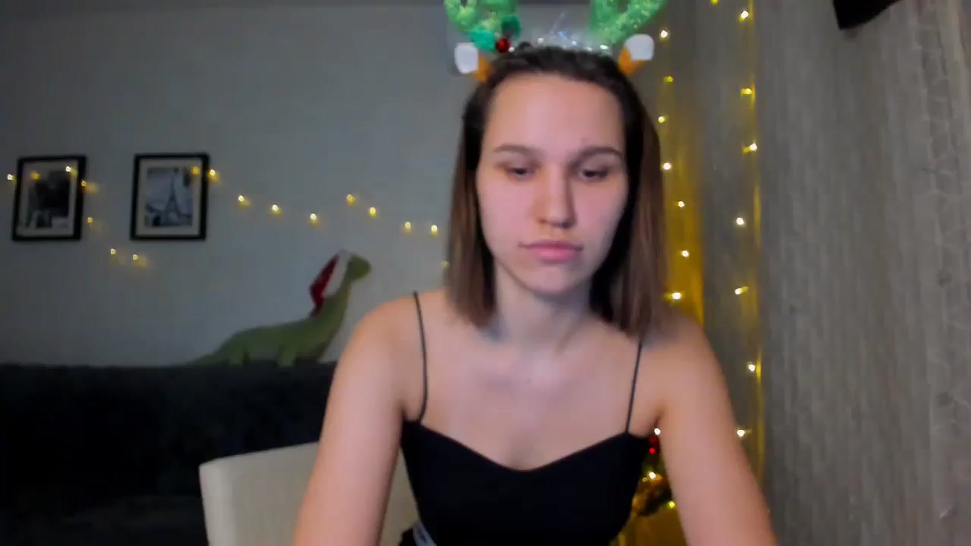Gallery image thumbnail from WaveOfLove's myfreecams stream on, 12/28/2023, 17:35 image 13 of 20