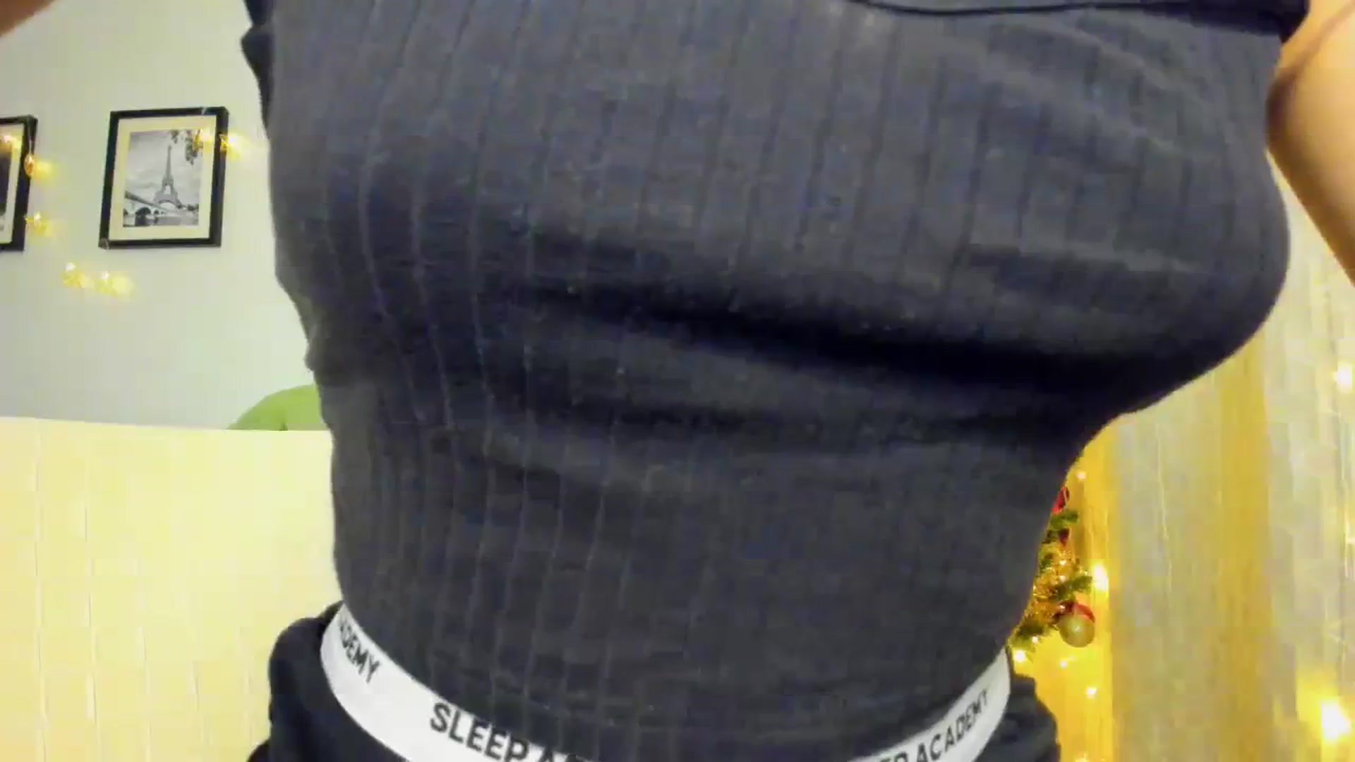 Gallery image thumbnail from WaveOfLove's myfreecams stream on, 12/28/2023, 17:35 image 3 of 20
