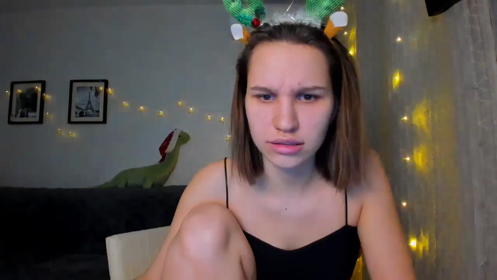 Gallery image thumbnail from WaveOfLove's myfreecams stream on, 12/28/2023, 17:35 image 10 of 20