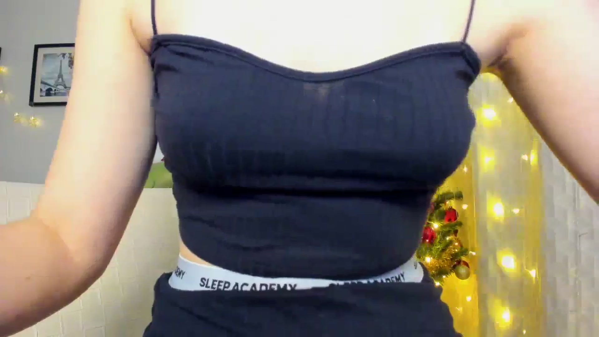 Gallery image thumbnail from WaveOfLove's myfreecams stream on, 12/28/2023, 17:35 image 2 of 20