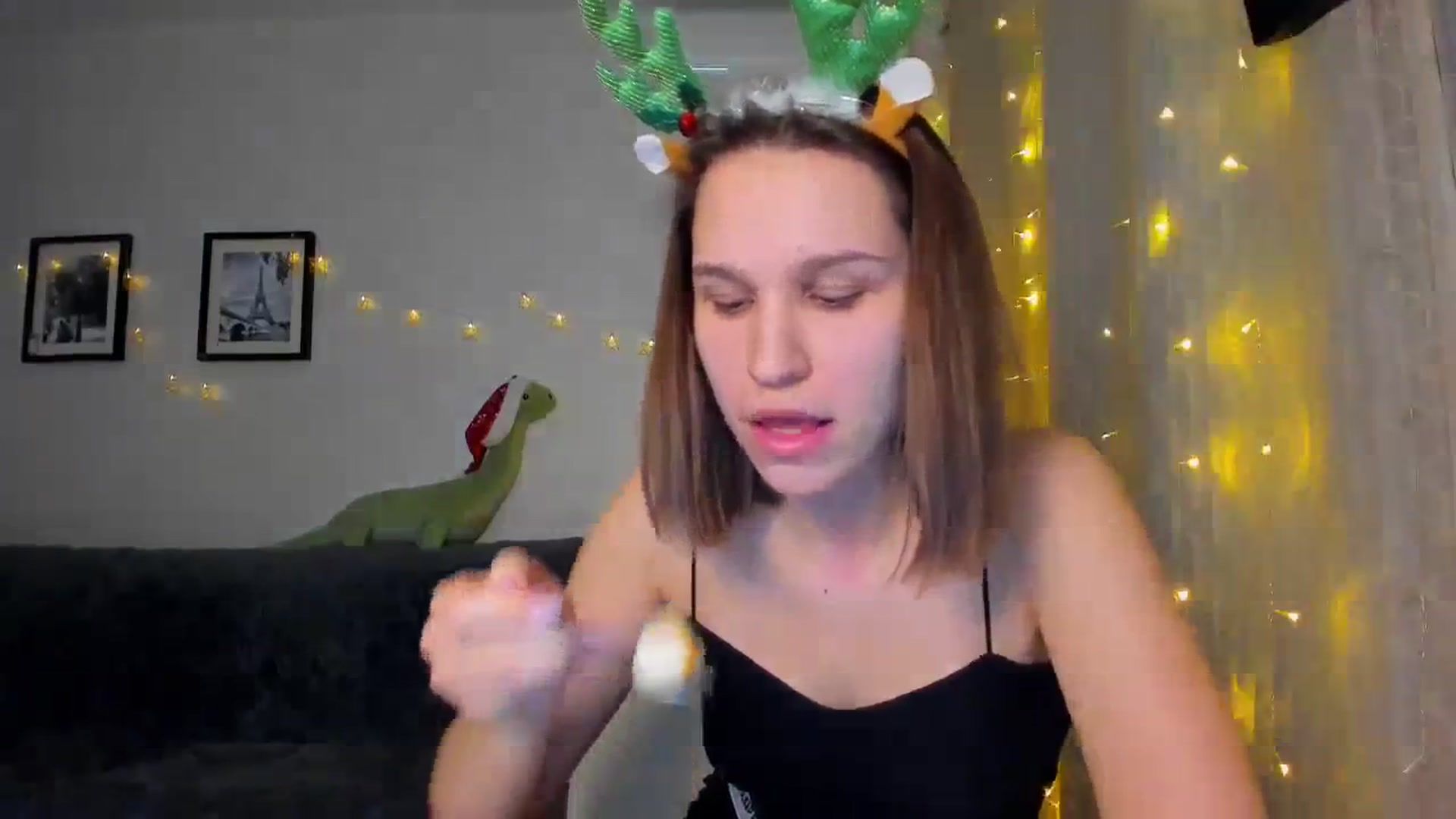 Gallery image thumbnail from WaveOfLove's myfreecams stream on, 12/28/2023, 18:11 image 15 of 20