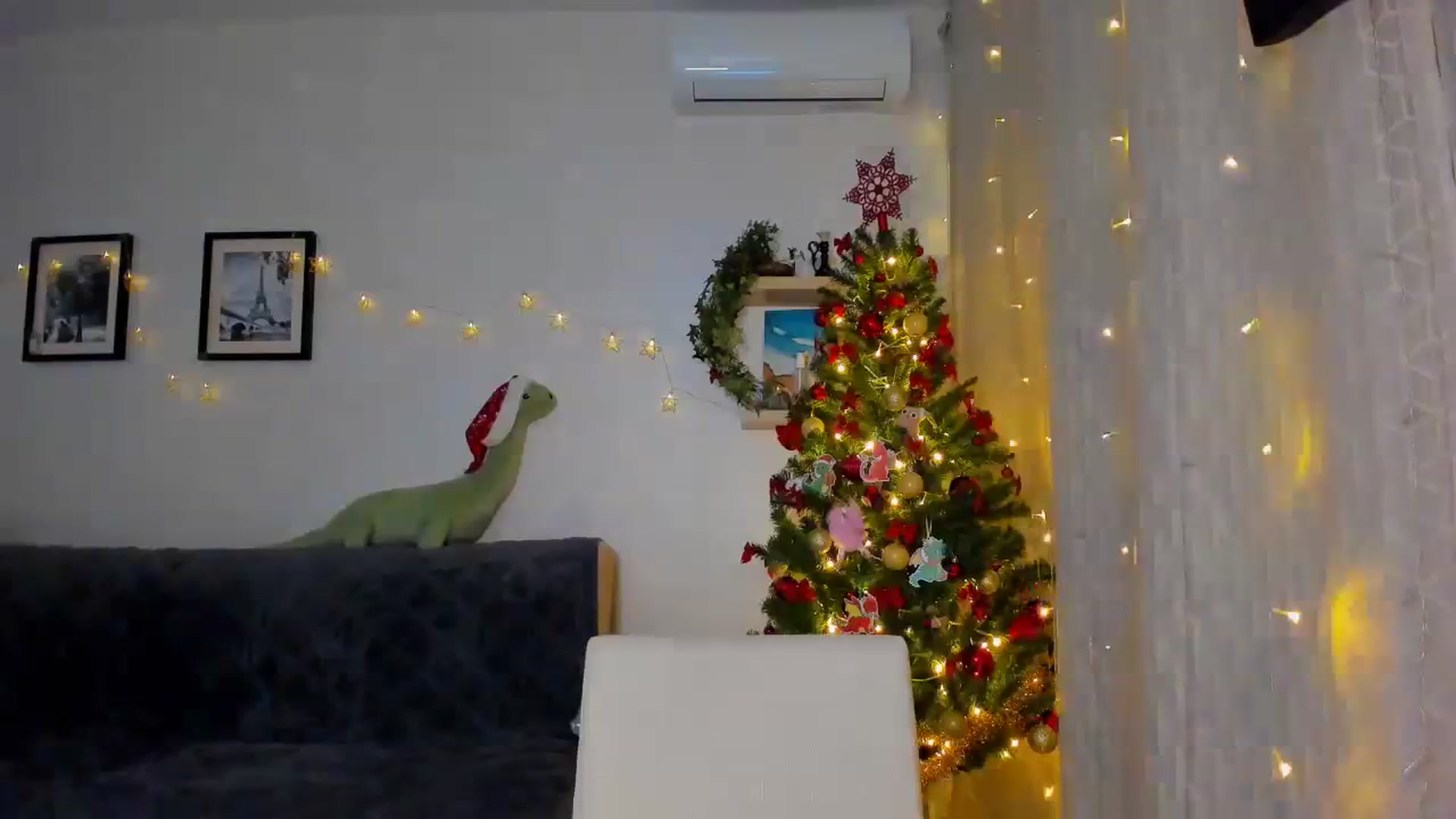 Gallery image thumbnail from WaveOfLove's myfreecams stream on, 12/28/2023, 18:11 image 19 of 20