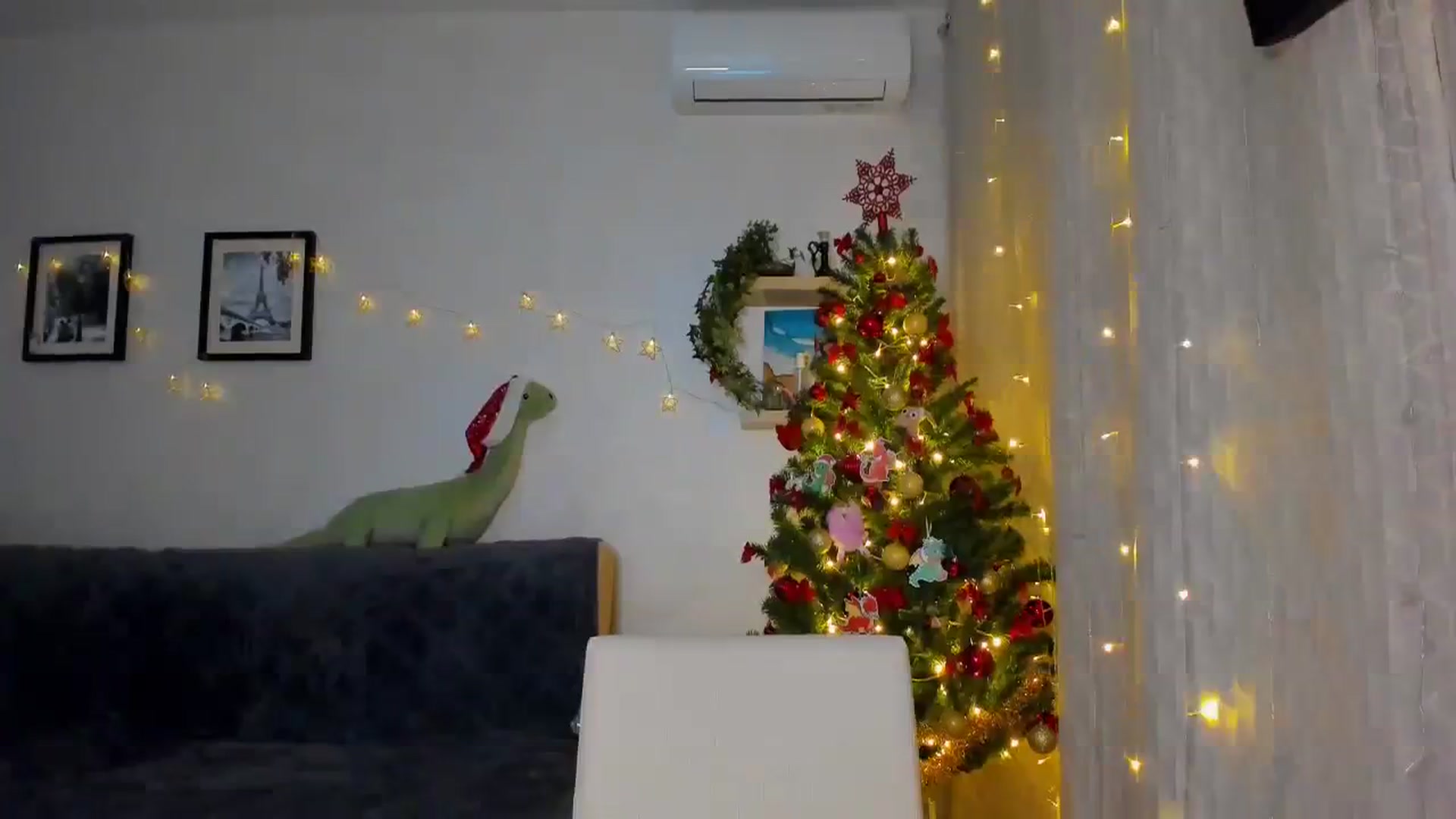 Gallery image thumbnail from WaveOfLove's myfreecams stream on, 12/28/2023, 18:11 image 18 of 20