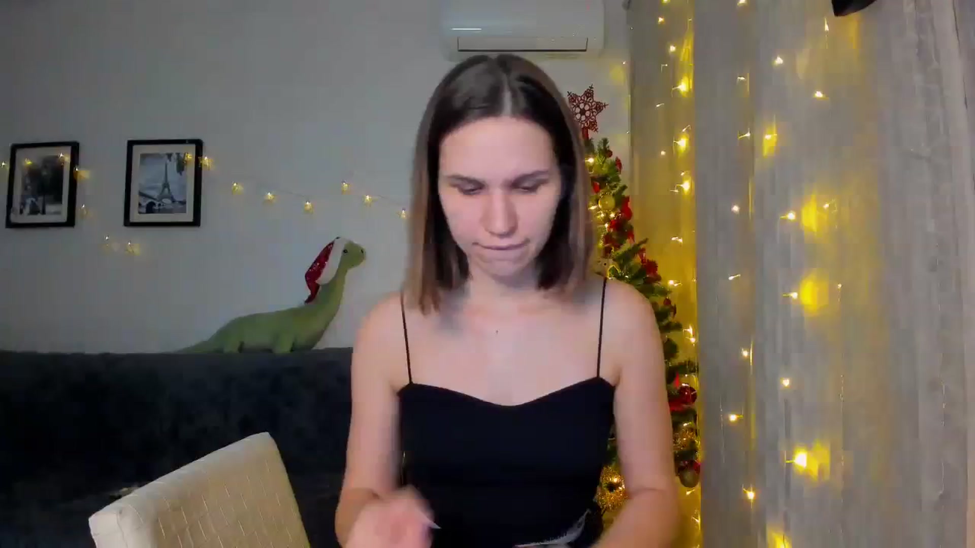 Gallery image thumbnail from WaveOfLove's myfreecams stream on, 12/28/2023, 19:09 image 12 of 20