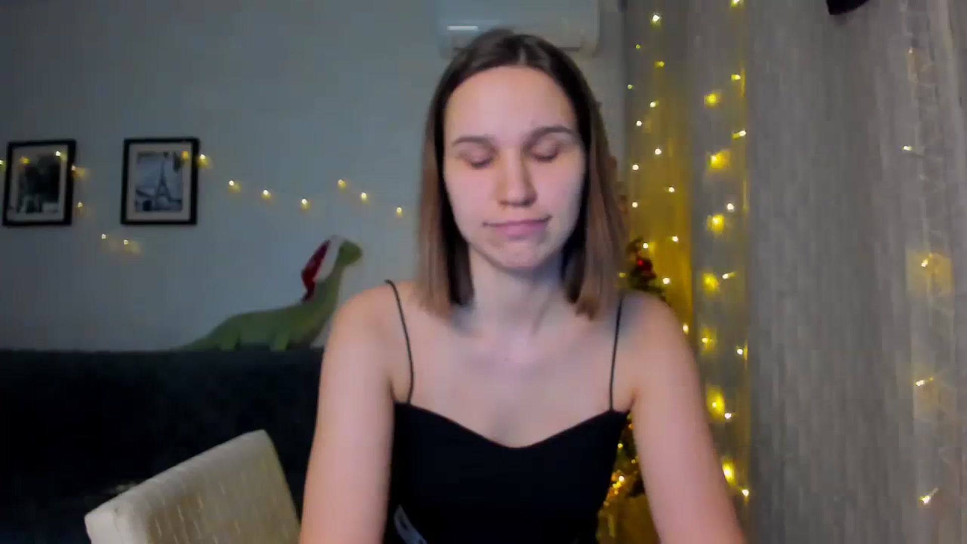 Gallery image thumbnail from WaveOfLove's myfreecams stream on, 12/28/2023, 19:09 image 7 of 20