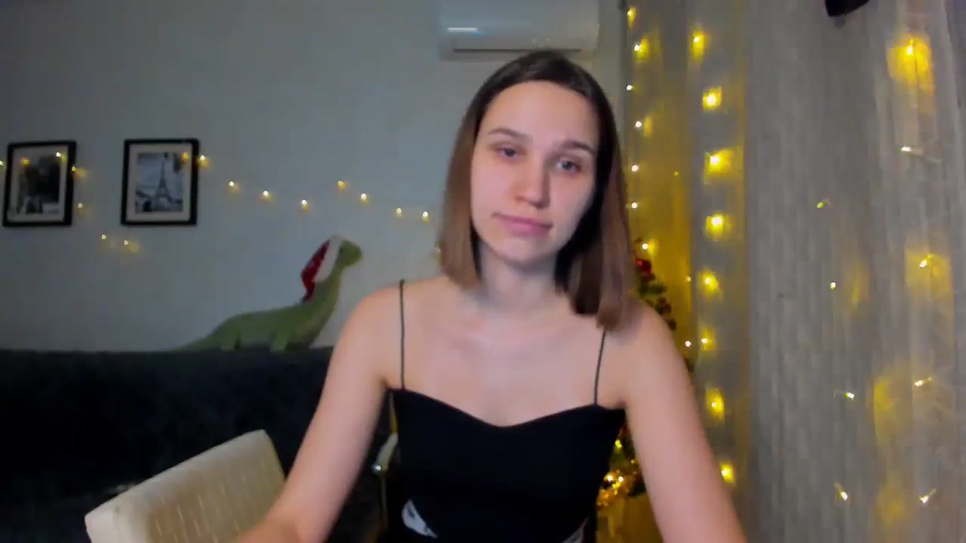 Gallery image thumbnail from WaveOfLove's myfreecams stream on, 12/28/2023, 19:09 image 8 of 20