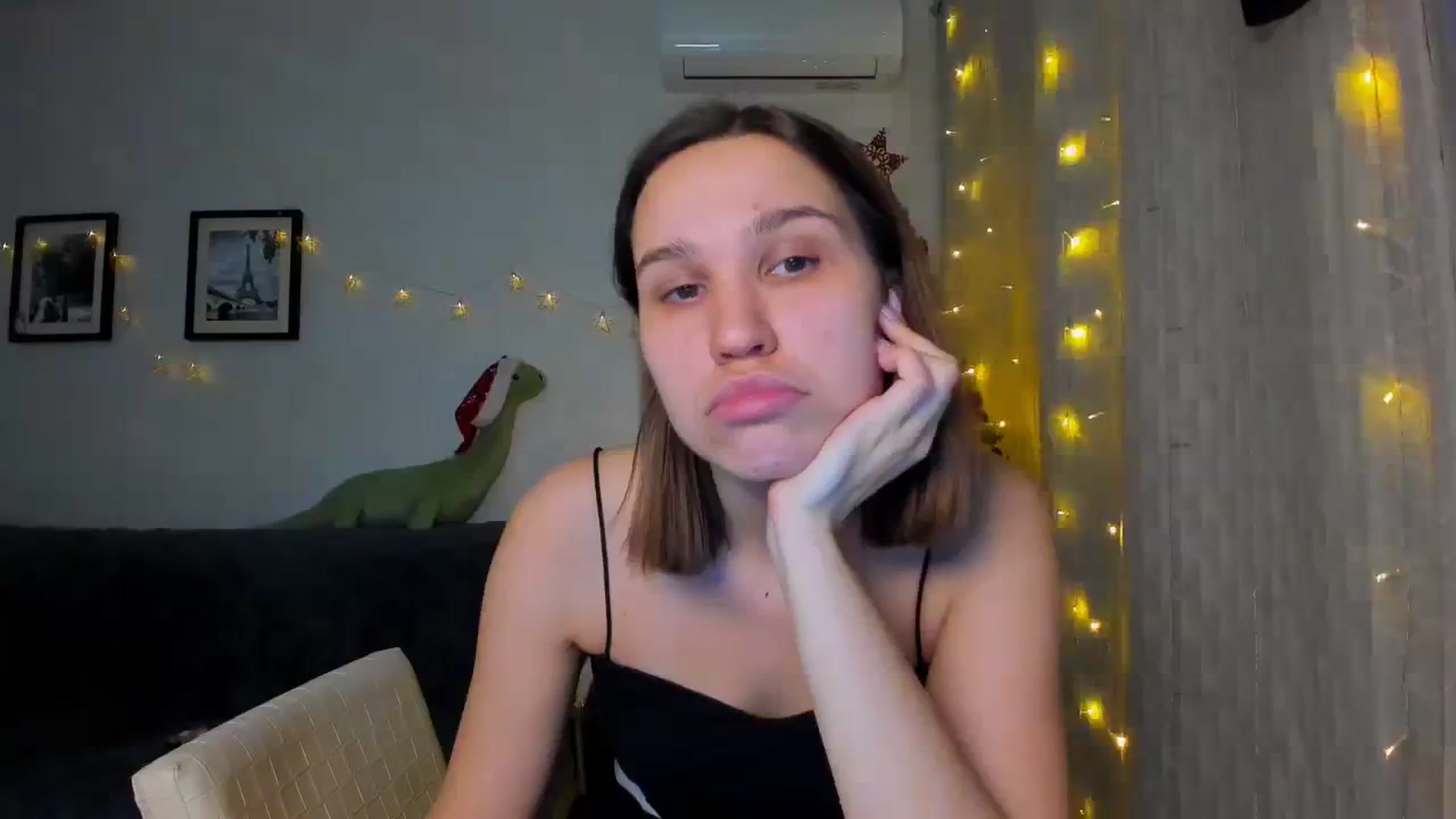 Gallery image thumbnail from WaveOfLove's myfreecams stream on, 12/28/2023, 19:09 image 9 of 20