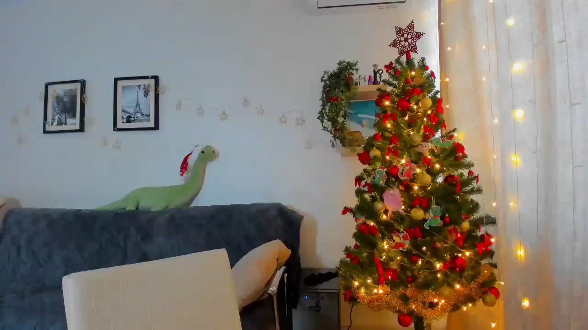 Gallery image thumbnail from WaveOfLove's myfreecams stream on, 12/31/2023, 10:41 image 17 of 20