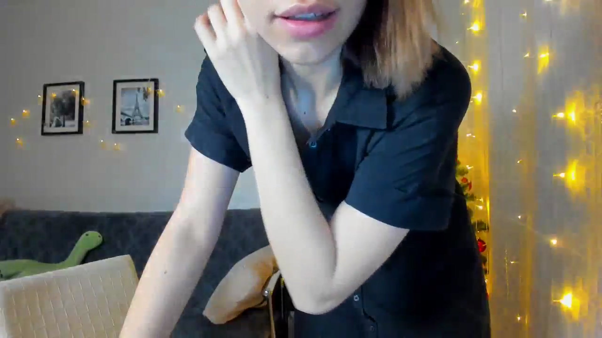 Gallery image thumbnail from WaveOfLove's myfreecams stream on, 12/31/2023, 13:02 image 16 of 20