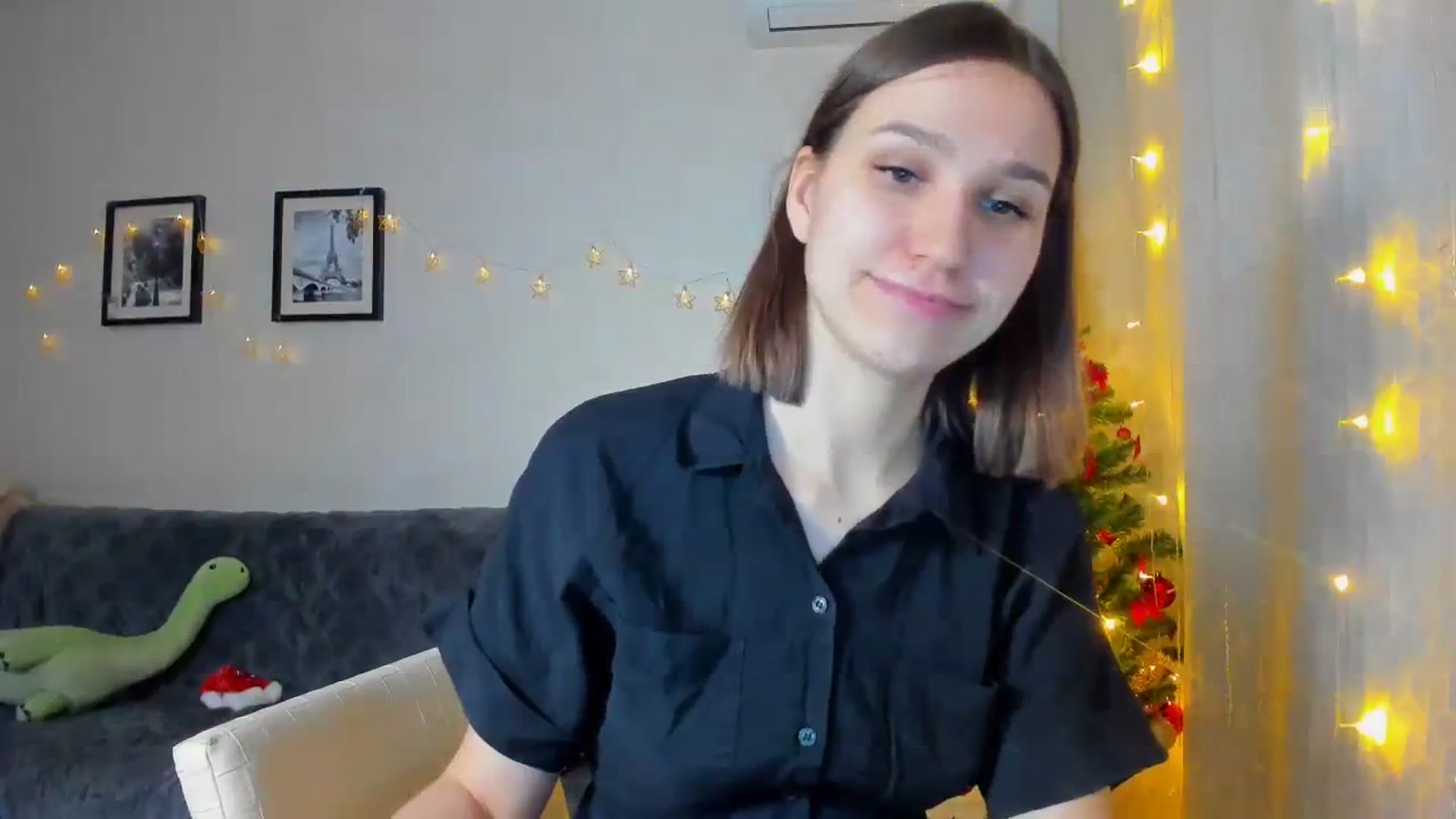 Gallery image thumbnail from WaveOfLove's myfreecams stream on, 12/31/2023, 13:02 image 7 of 20