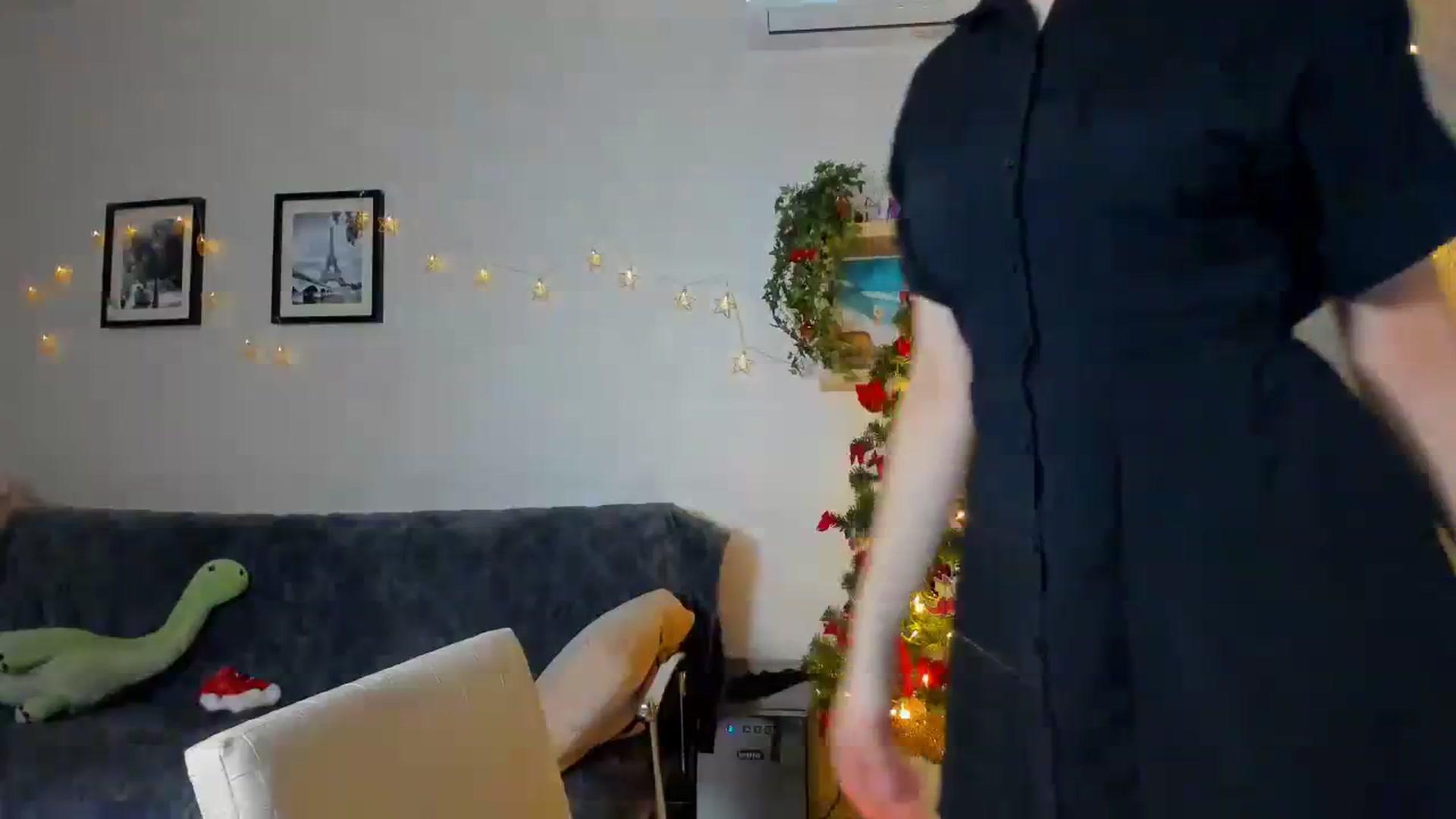 Gallery image thumbnail from WaveOfLove's myfreecams stream on, 12/31/2023, 13:02 image 9 of 20