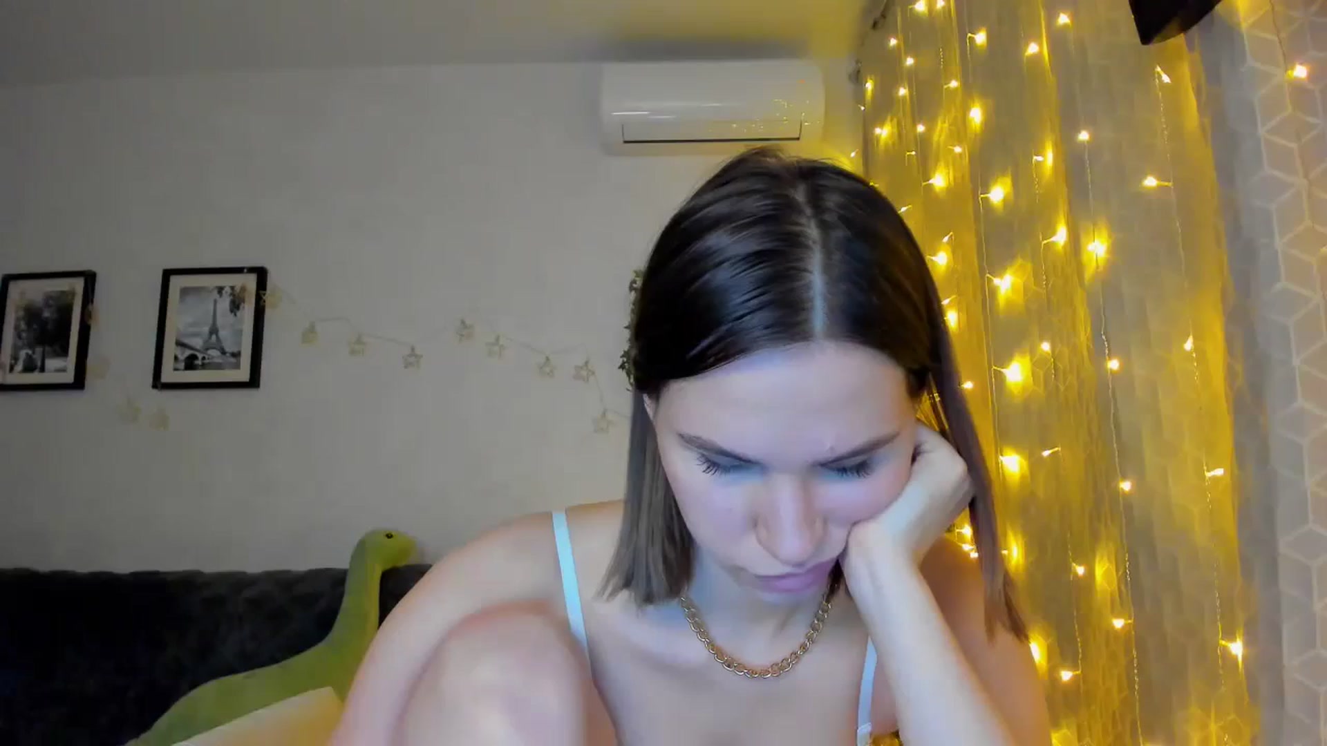 Gallery image thumbnail from WaveOfLove's myfreecams stream on, 01/12/2024, 17:17 image 18 of 20