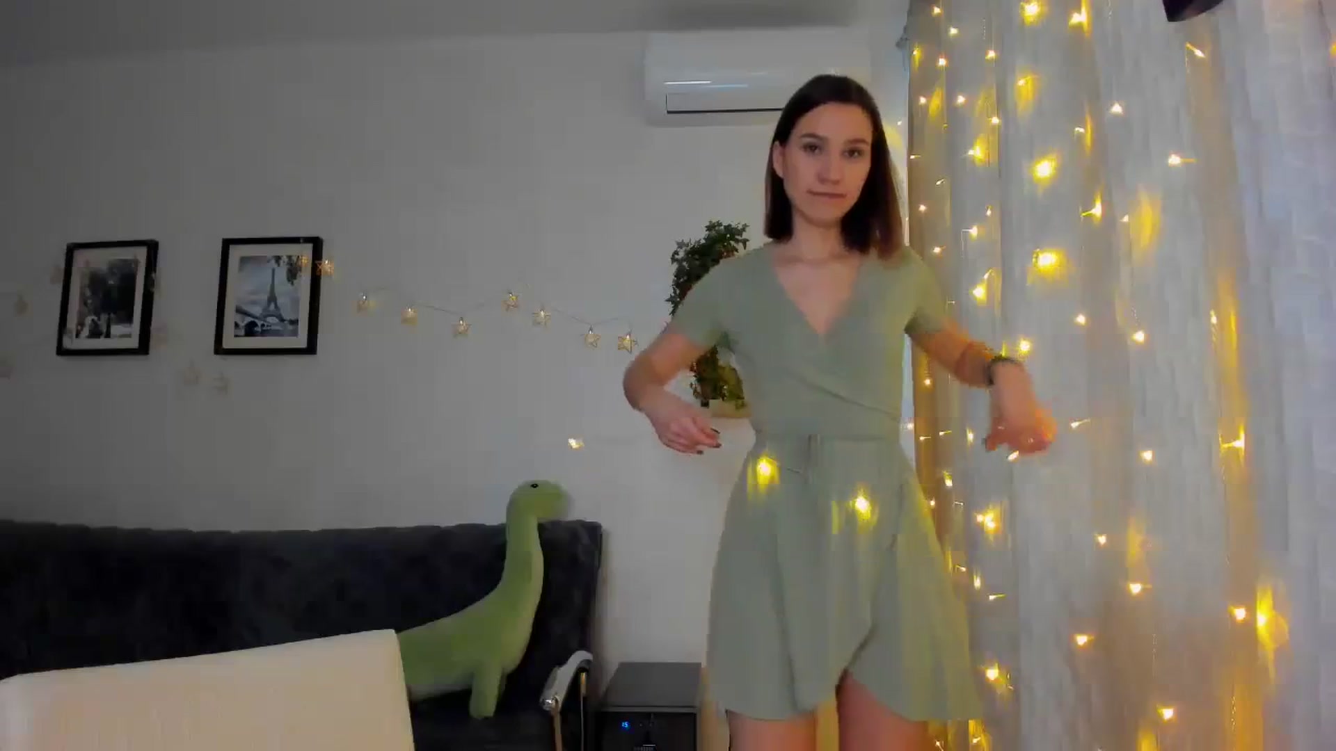 Gallery image thumbnail from WaveOfLove's myfreecams stream on, 01/19/2024, 11:53 image 14 of 20