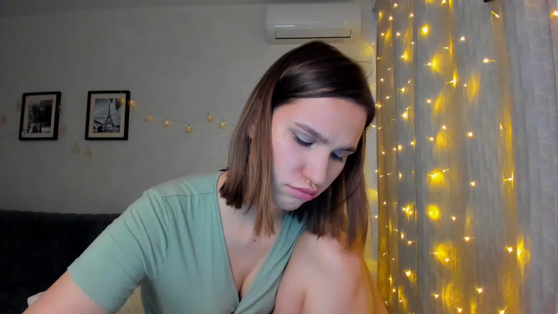 Gallery image thumbnail from WaveOfLove's myfreecams stream on, 01/19/2024, 12:30 image 6 of 20