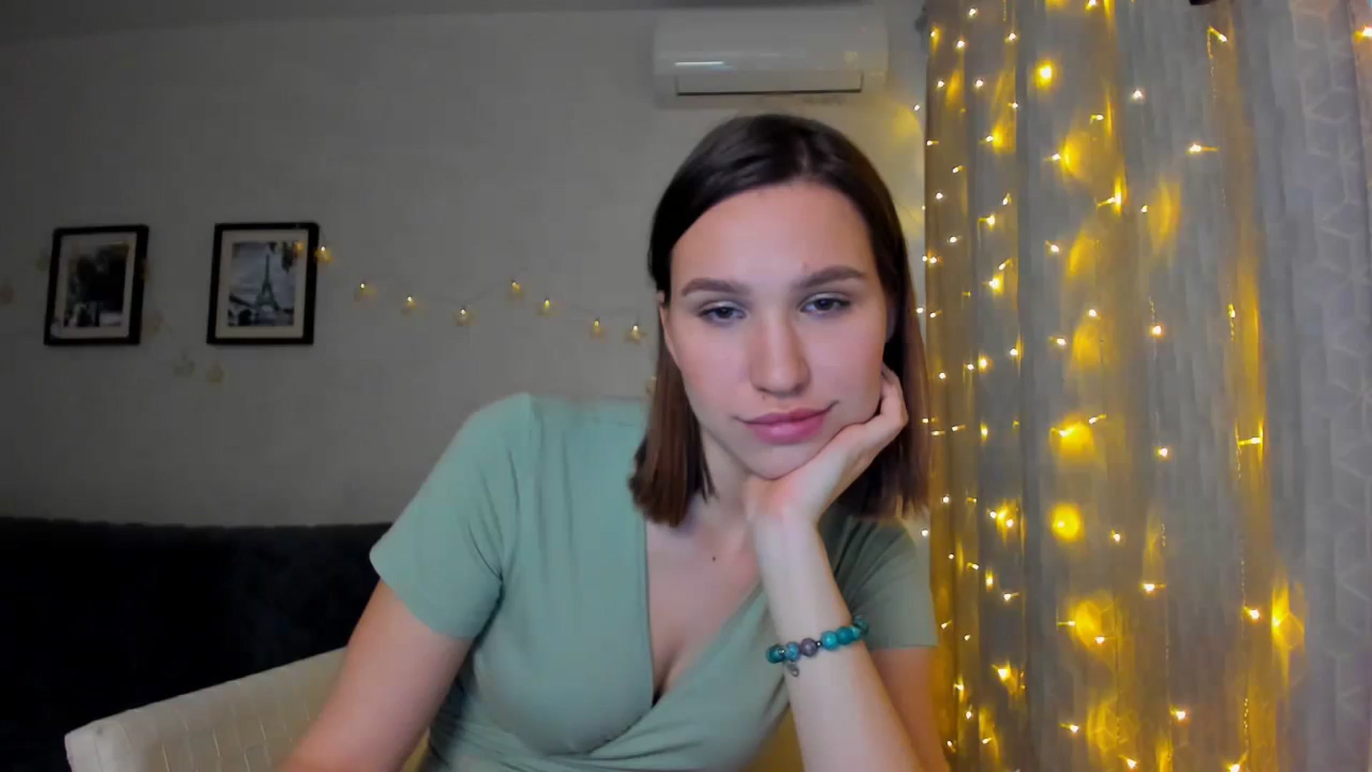 Gallery image thumbnail from WaveOfLove's myfreecams stream on, 01/19/2024, 12:30 image 14 of 20
