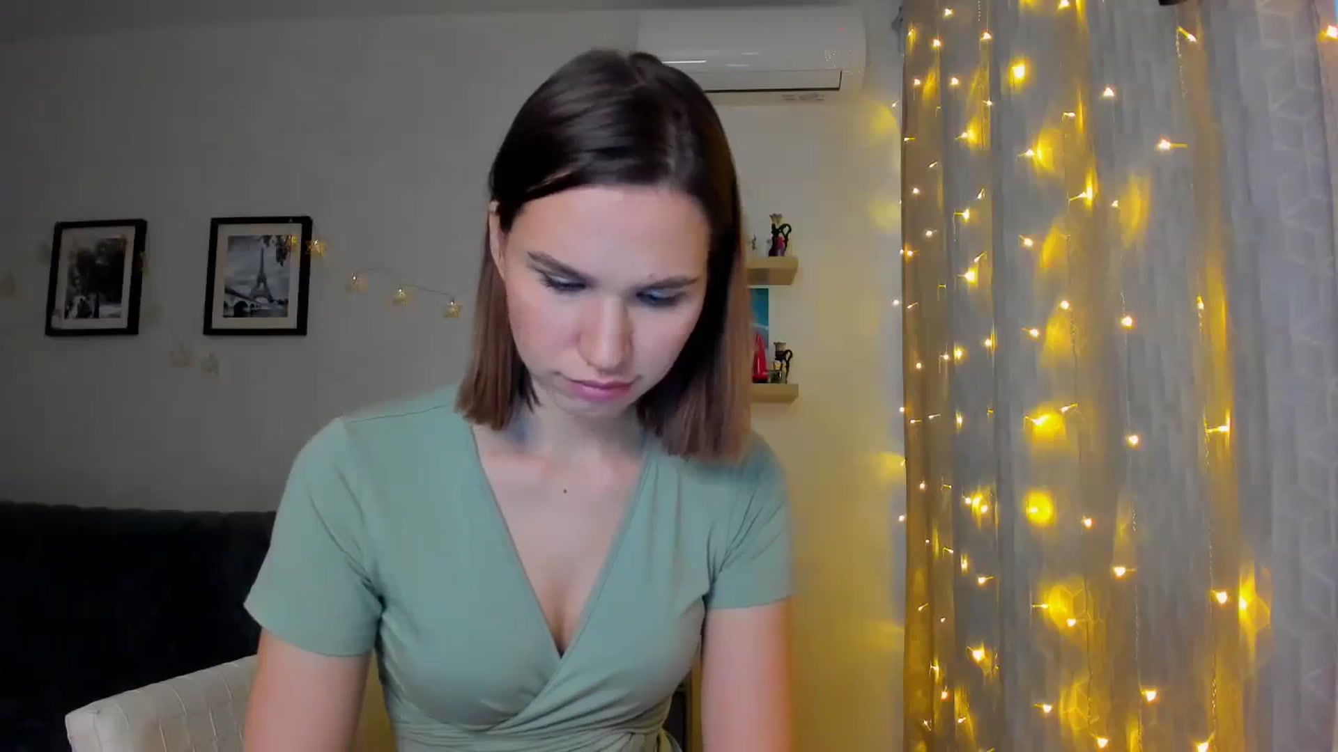 Gallery image thumbnail from WaveOfLove's myfreecams stream on, 01/19/2024, 12:30 image 17 of 20