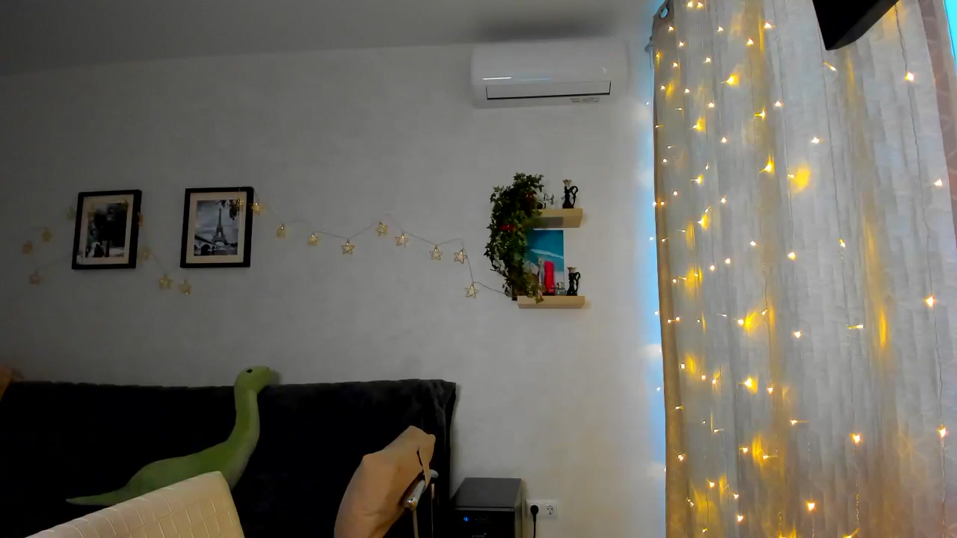 Gallery image thumbnail from WaveOfLove's myfreecams stream on, 01/26/2024, 13:32 image 9 of 20