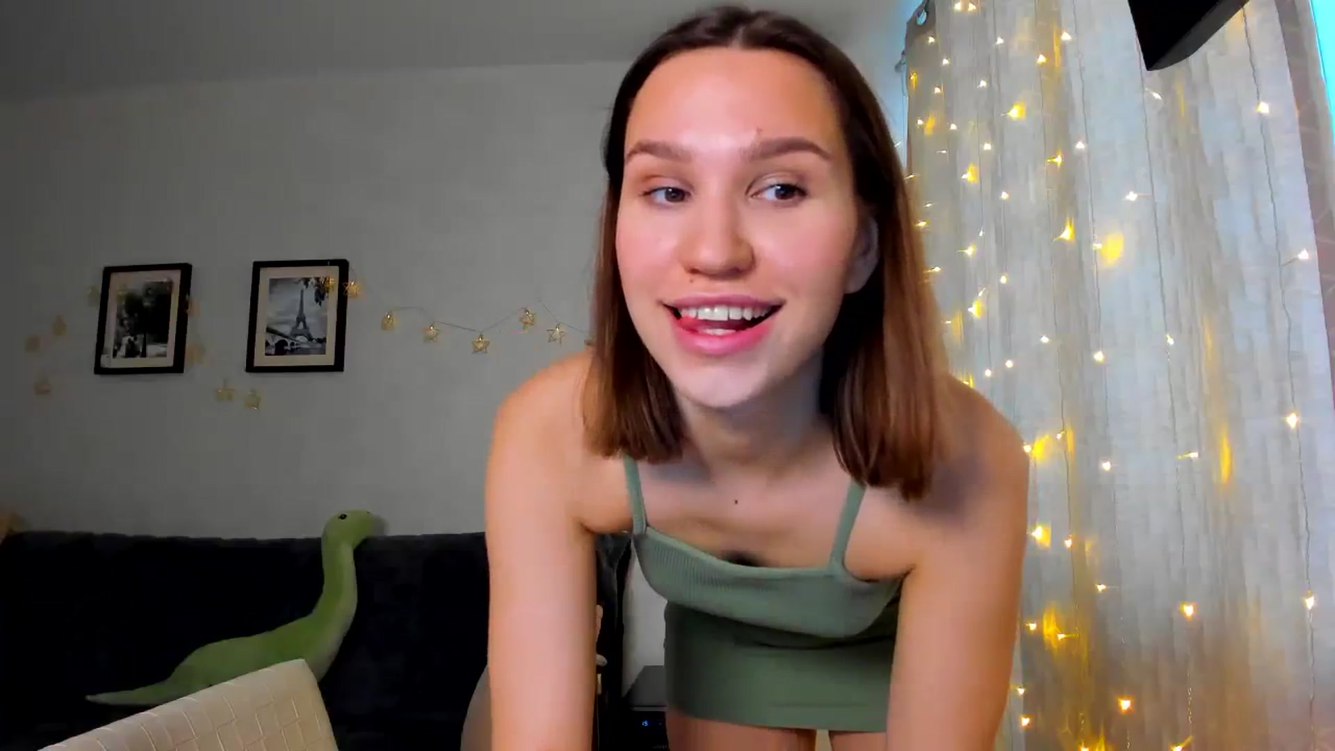 Gallery image thumbnail from WaveOfLove's myfreecams stream on, 01/26/2024, 13:32 image 6 of 20
