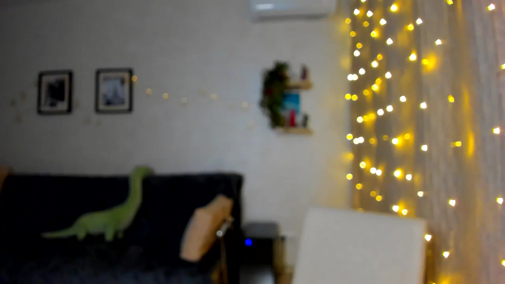 Gallery image thumbnail from WaveOfLove's myfreecams stream on, 01/26/2024, 14:24 image 12 of 20