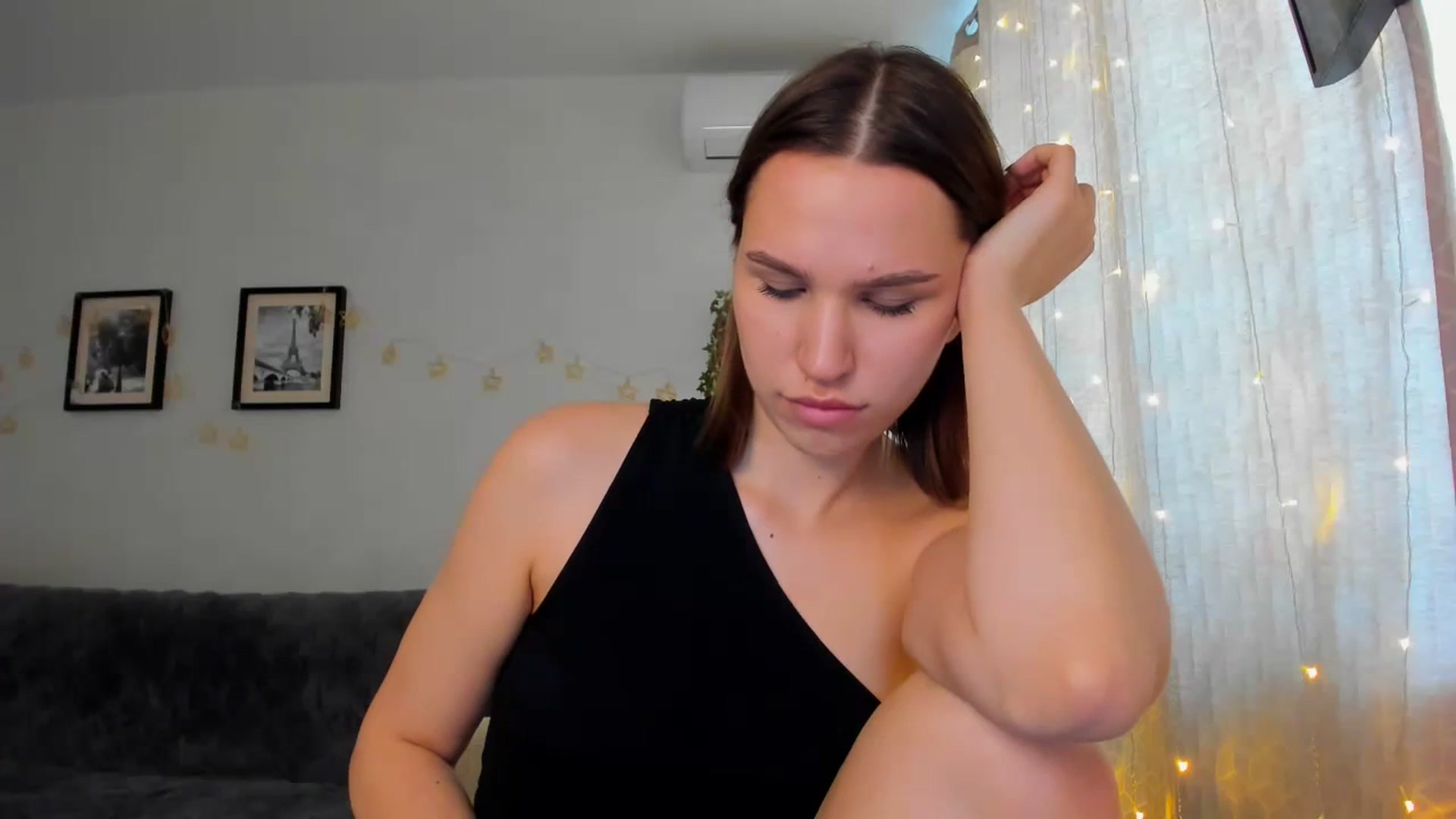 Gallery image thumbnail from WaveOfLove's myfreecams stream on, 01/31/2024, 11:59 image 13 of 20