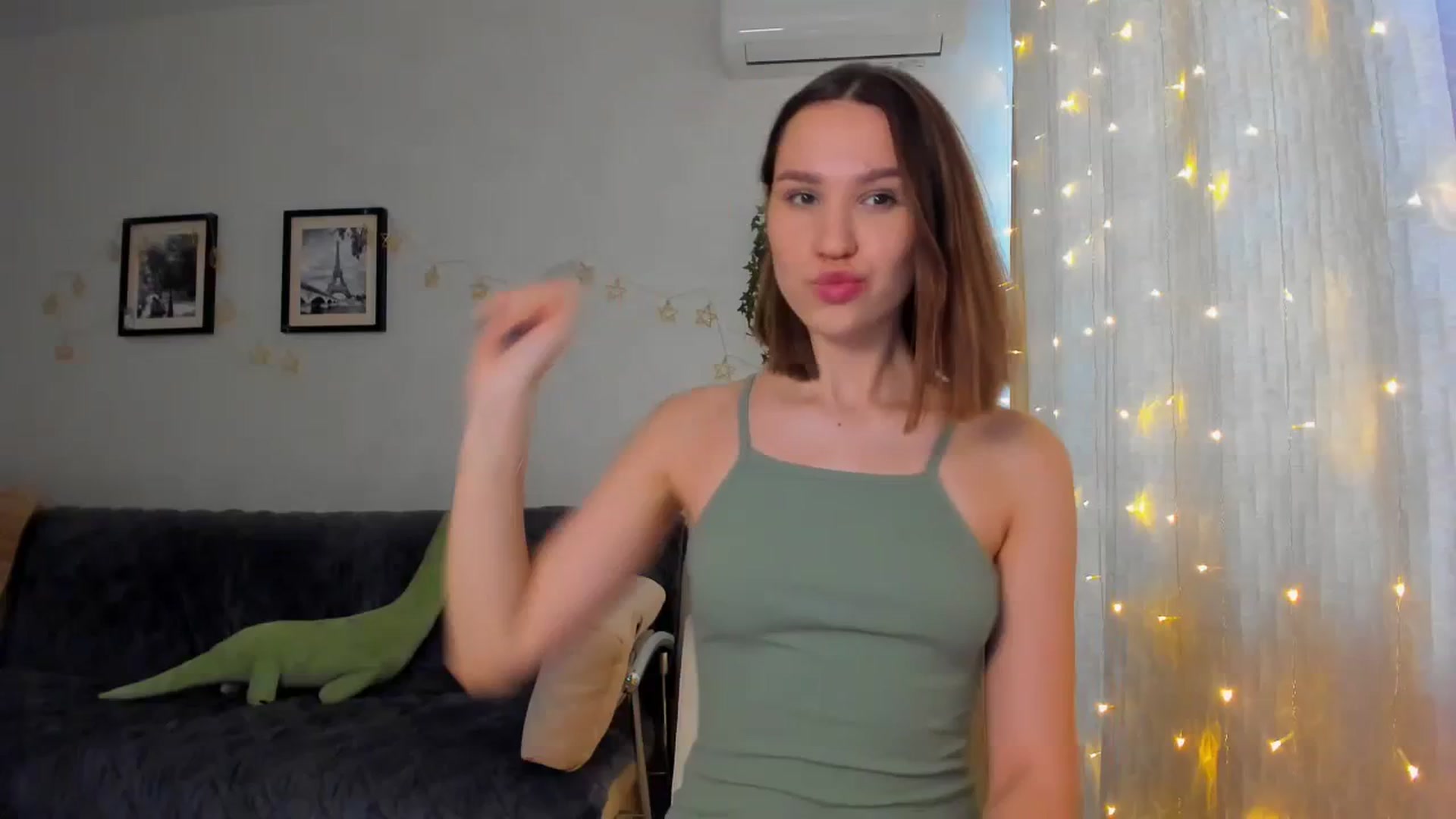 Gallery image thumbnail from WaveOfLove's myfreecams stream on, 02/01/2024, 11:23 image 6 of 20