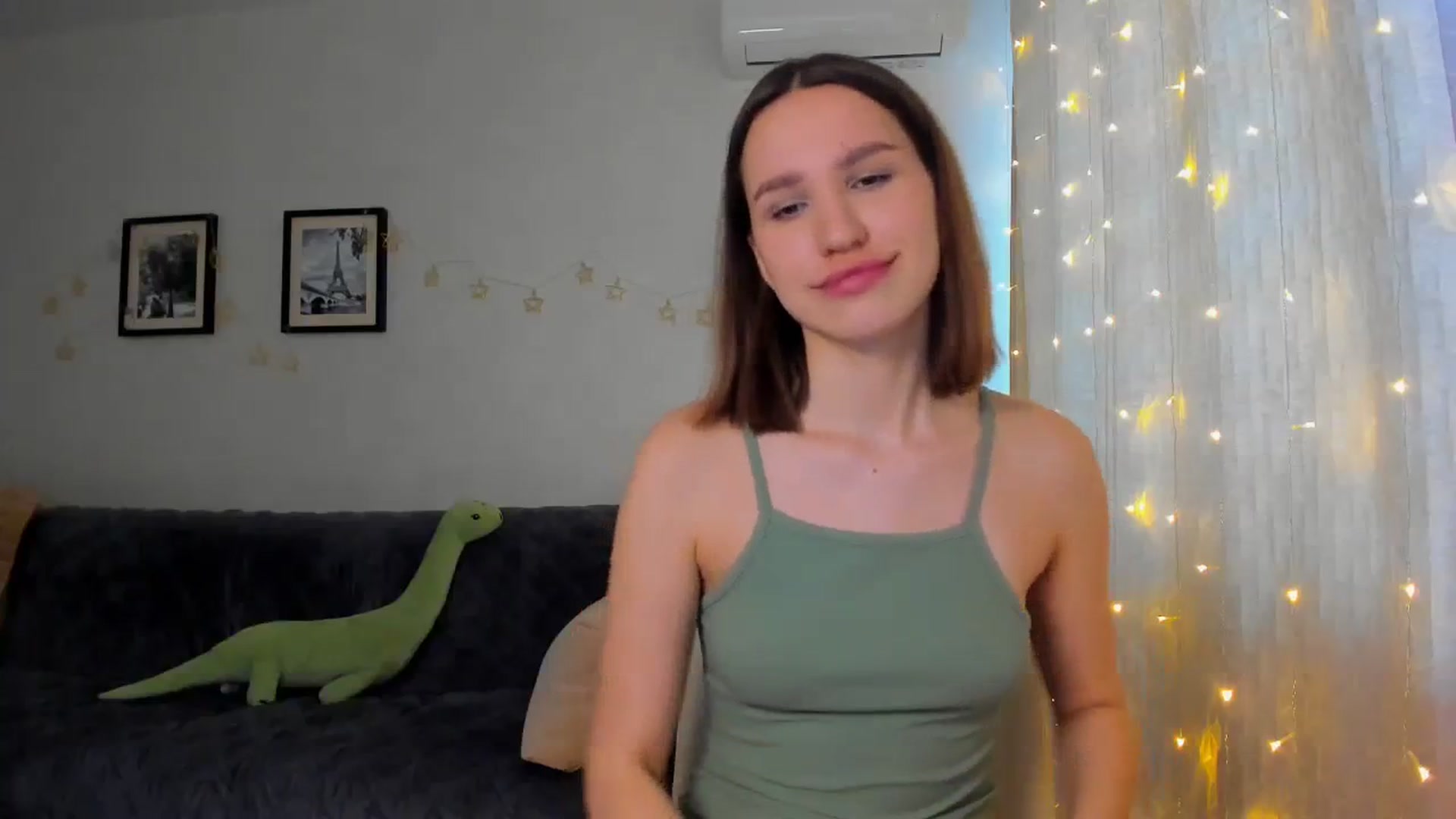 Gallery image thumbnail from WaveOfLove's myfreecams stream on, 02/01/2024, 11:23 image 10 of 20