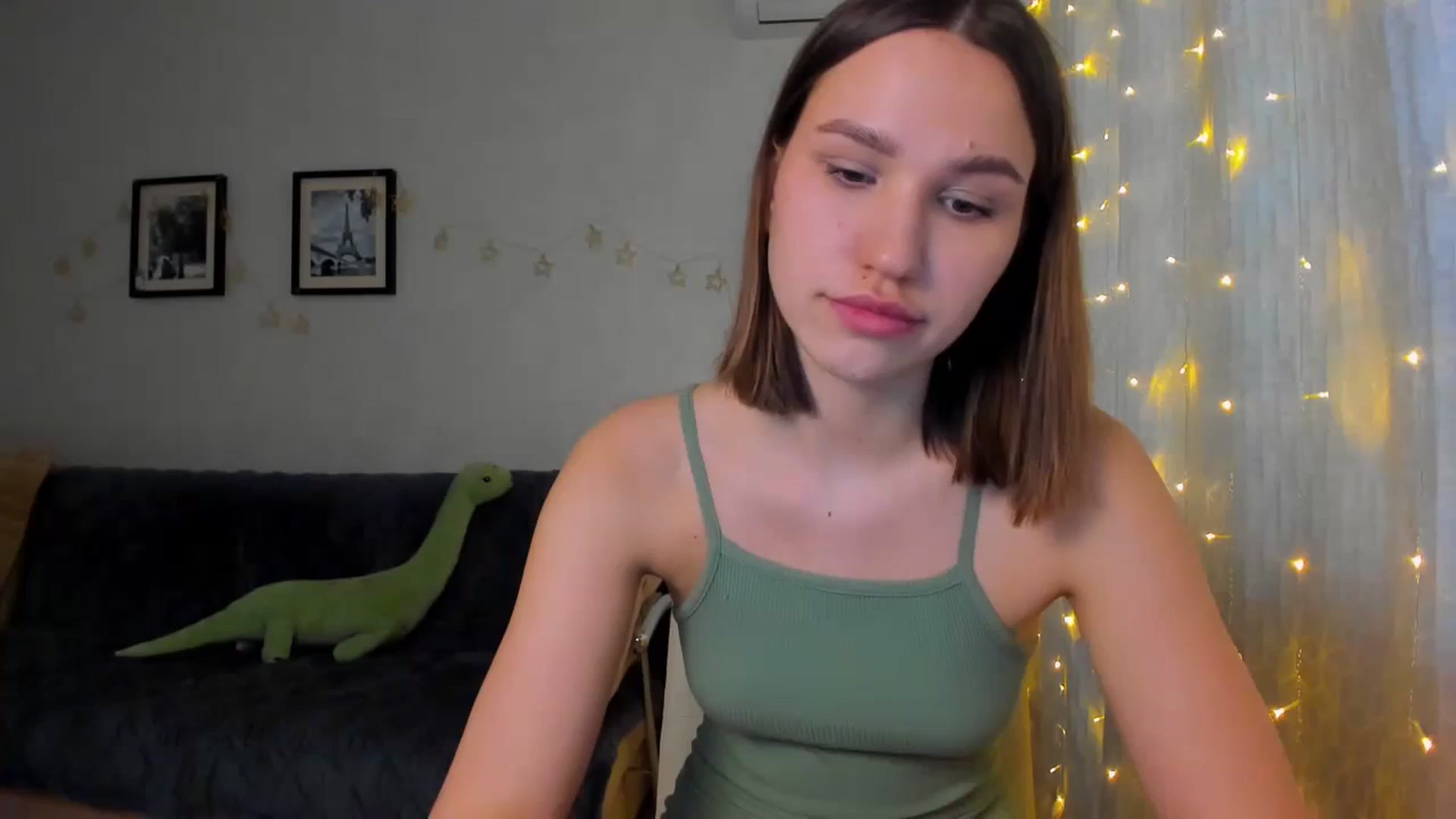 Gallery image thumbnail from WaveOfLove's myfreecams stream on, 02/01/2024, 12:46 image 18 of 20
