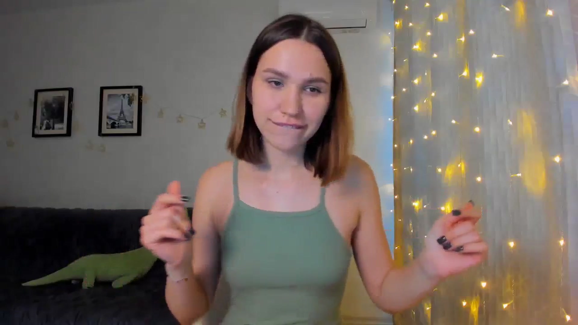 Gallery image thumbnail from WaveOfLove's myfreecams stream on, 02/01/2024, 13:16 image 16 of 20