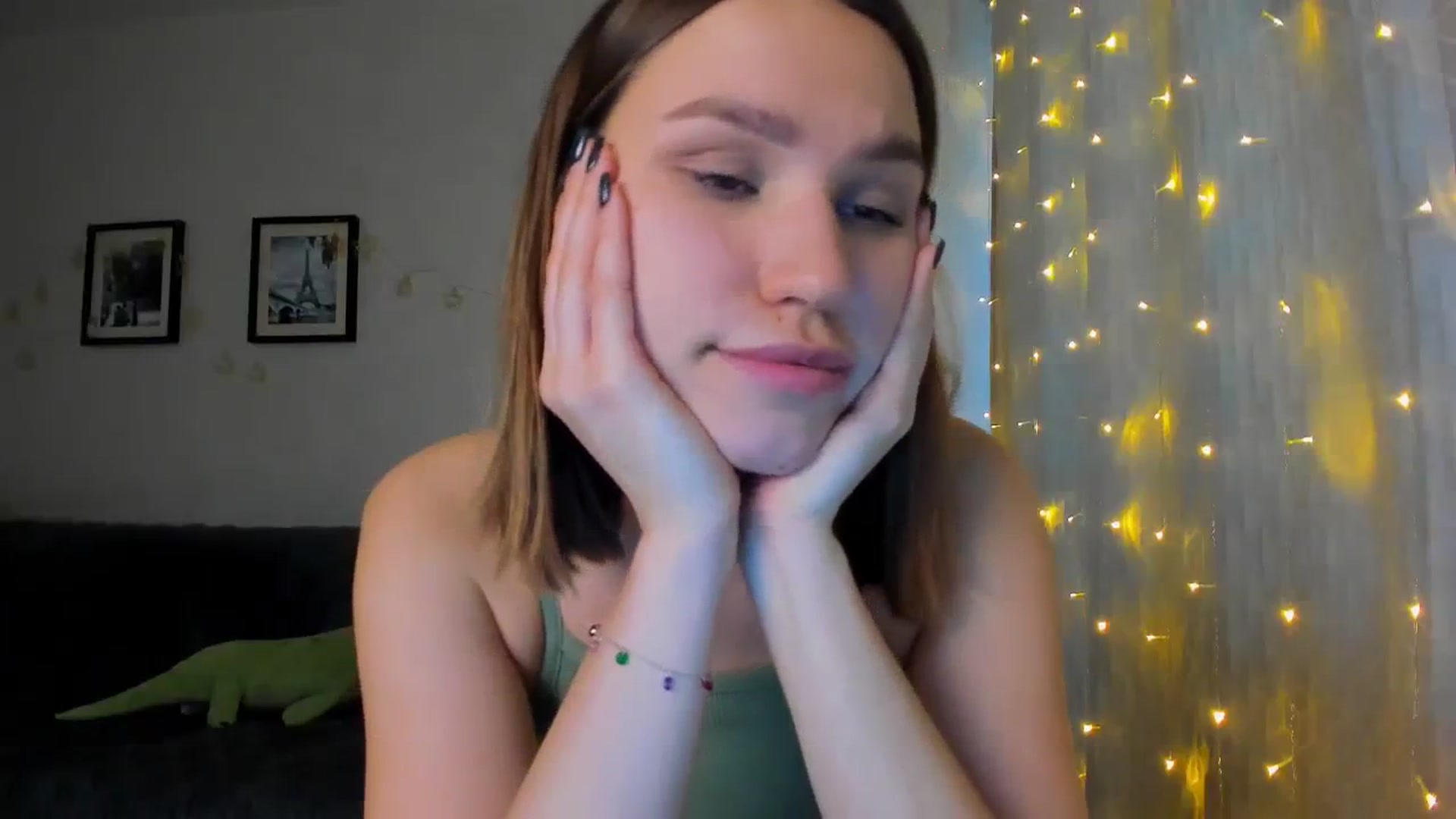 Gallery image thumbnail from WaveOfLove's myfreecams stream on, 02/01/2024, 13:16 image 13 of 20