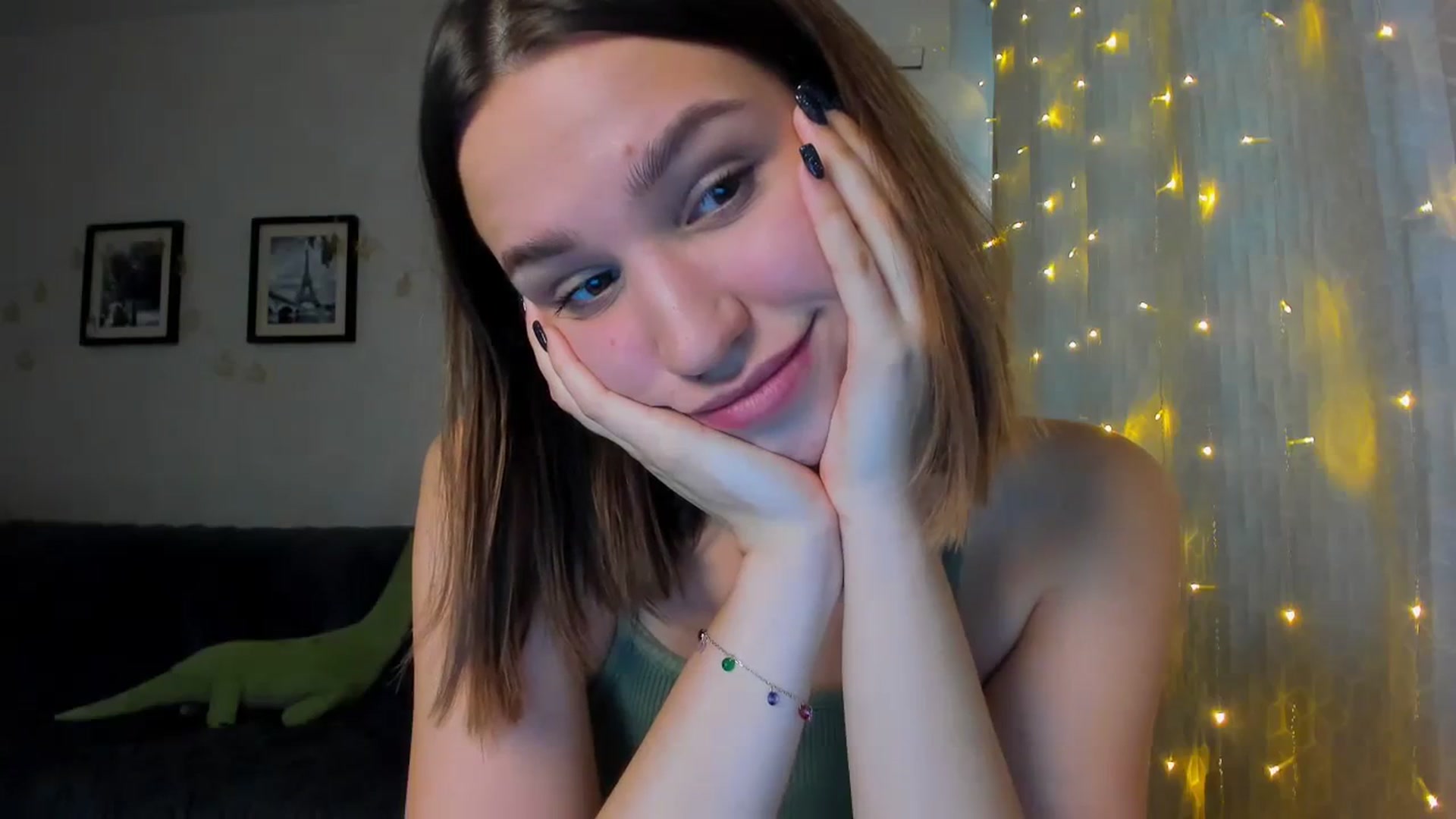 Gallery image thumbnail from WaveOfLove's myfreecams stream on, 02/01/2024, 13:16 image 11 of 20