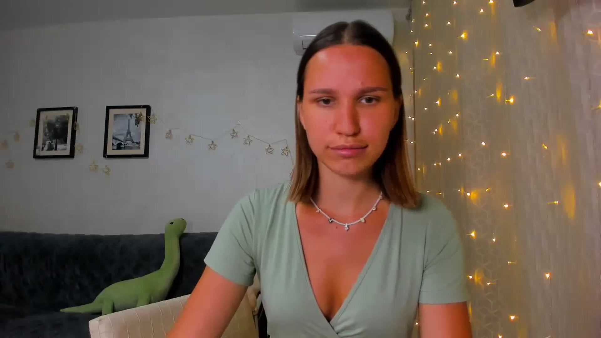 Gallery image thumbnail from WaveOfLove's myfreecams stream on, 02/23/2024, 17:40 image 17 of 20