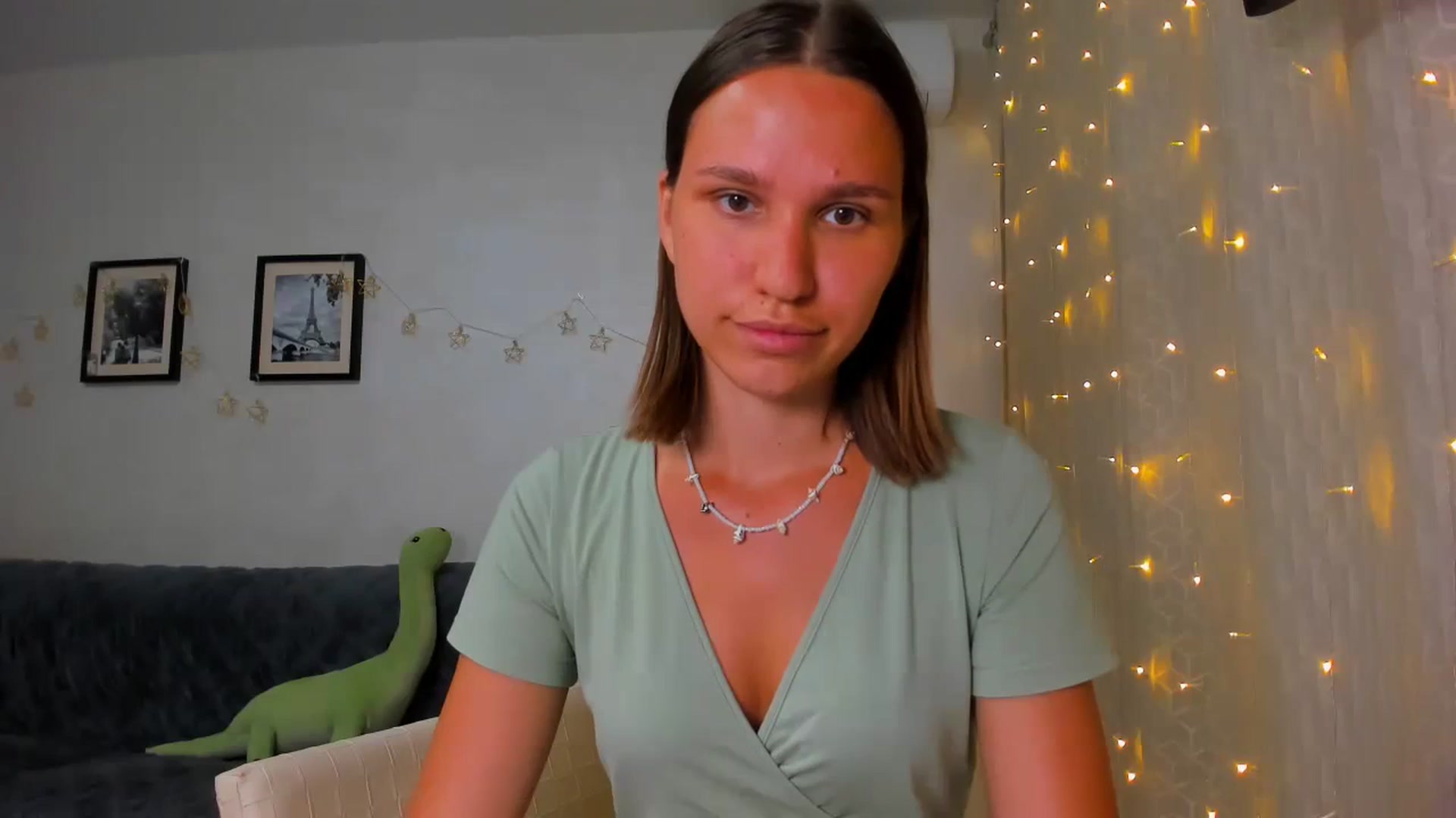 Gallery image thumbnail from WaveOfLove's myfreecams stream on, 02/23/2024, 17:40 image 10 of 20