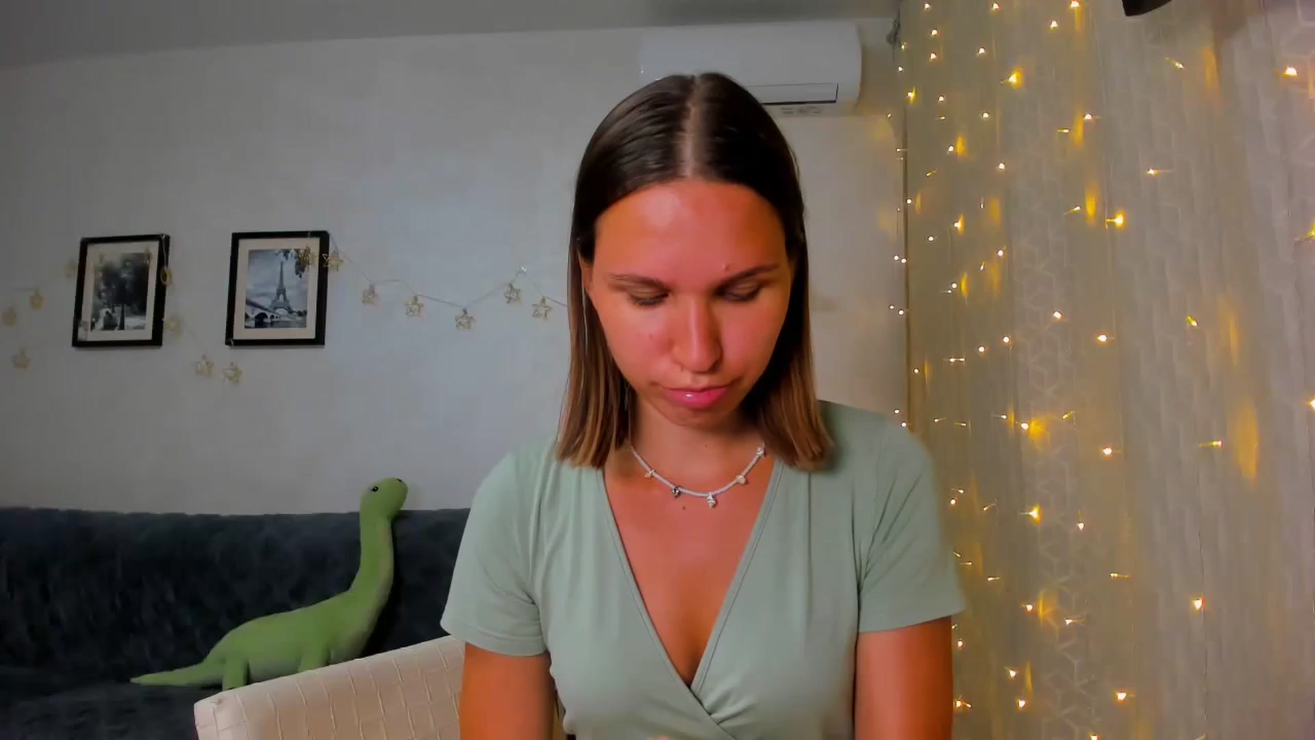 Gallery image thumbnail from WaveOfLove's myfreecams stream on, 02/23/2024, 17:40 image 15 of 20