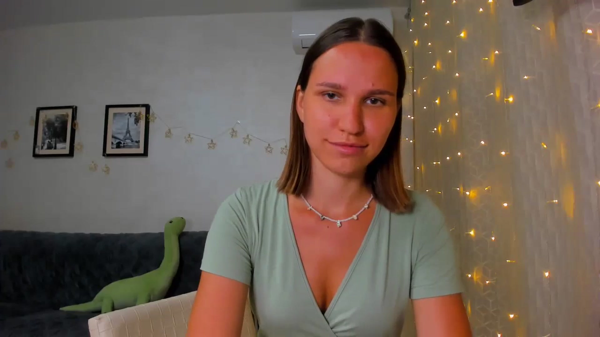 Gallery image thumbnail from WaveOfLove's myfreecams stream on, 02/23/2024, 17:40 image 16 of 20