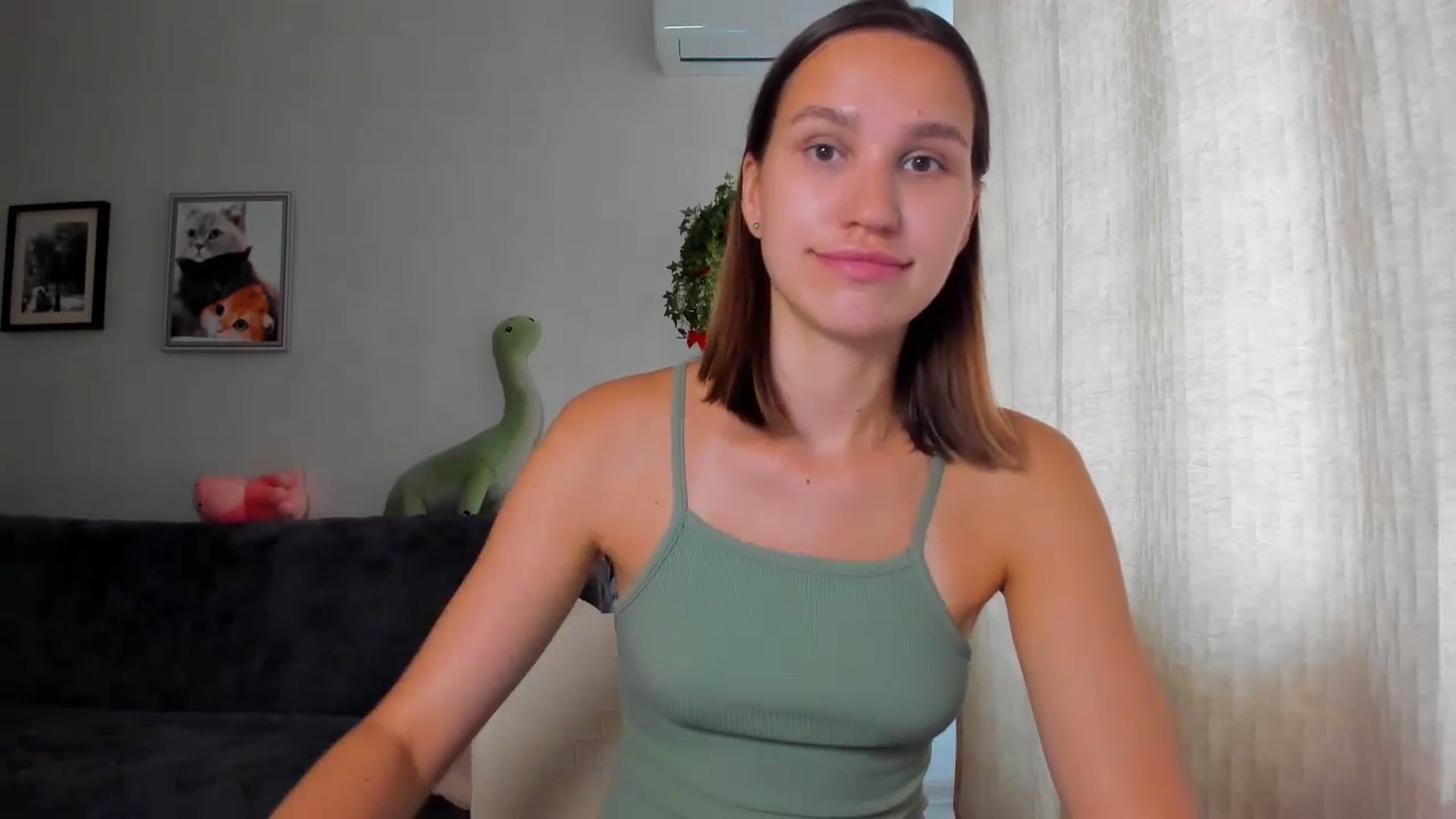 Gallery image thumbnail from WaveOfLove's myfreecams stream on, 04/18/2024, 12:23 image 12 of 20
