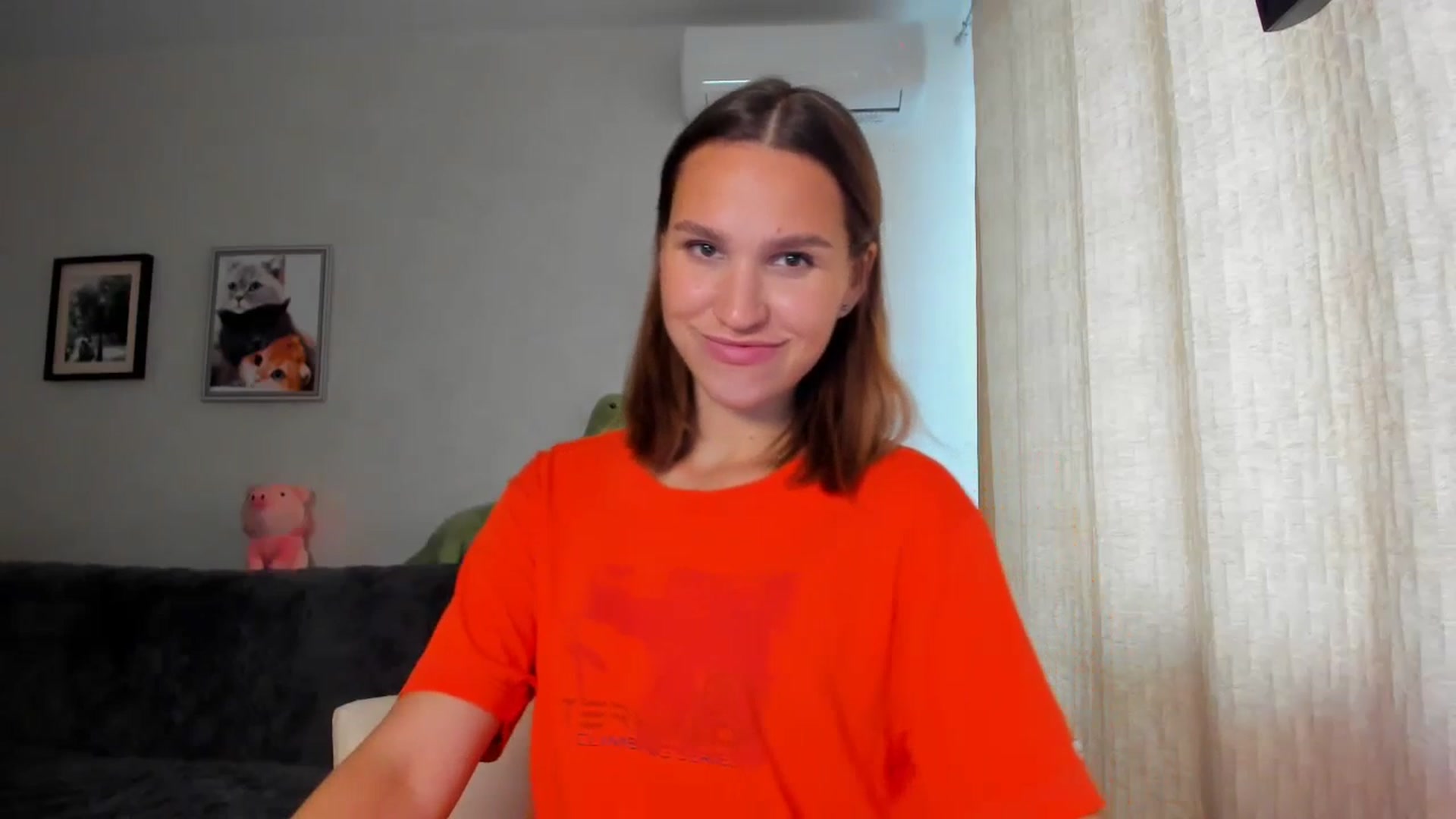 Gallery image thumbnail from WaveOfLove's myfreecams stream on, 04/19/2024, 12:45 image 19 of 20