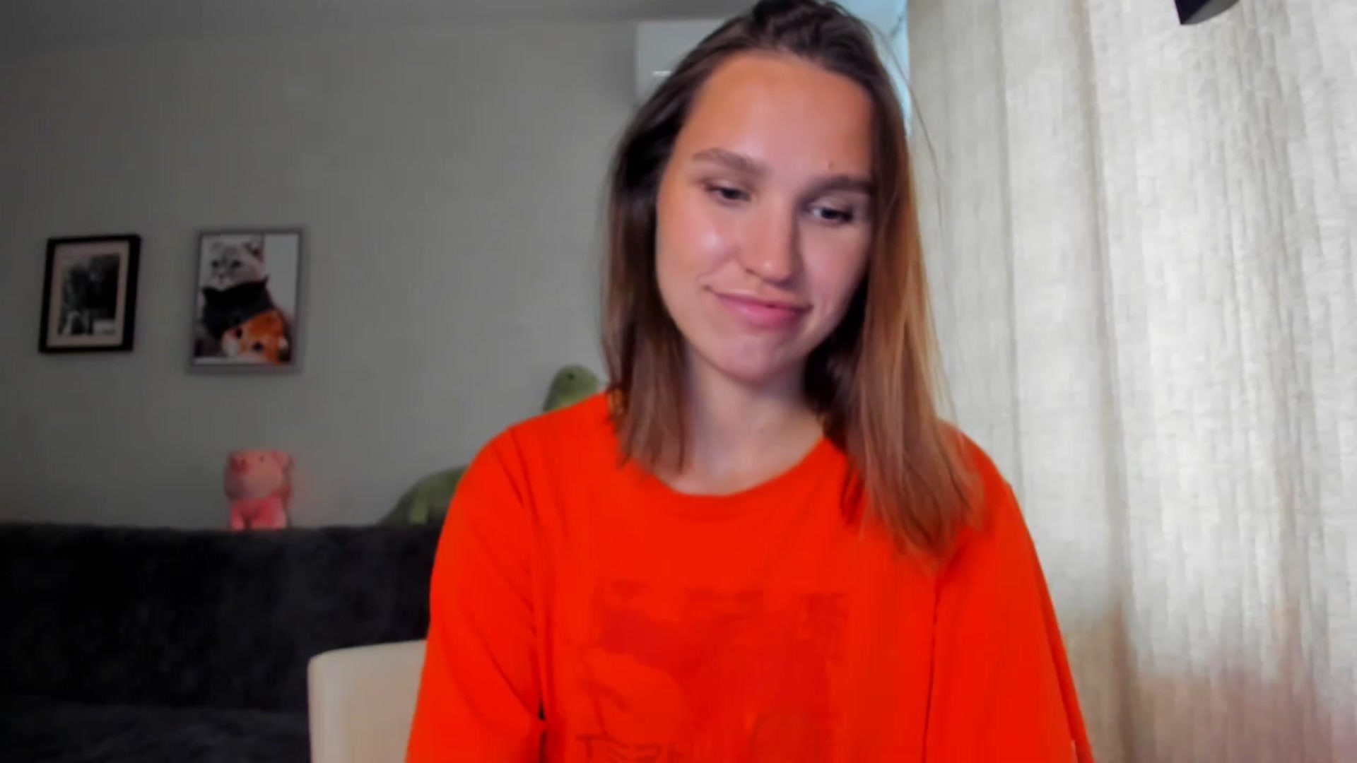 Gallery image thumbnail from WaveOfLove's myfreecams stream on, 04/19/2024, 12:45 image 16 of 20
