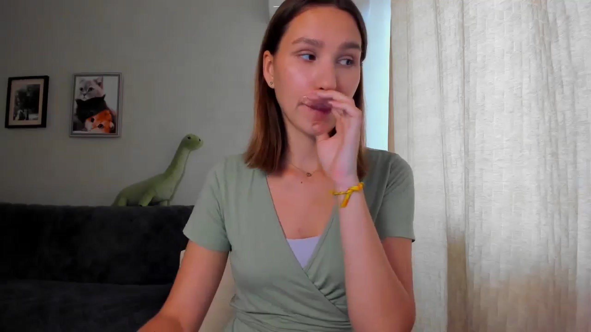 Gallery image thumbnail from WaveOfLove's myfreecams stream on, 04/25/2024, 10:12 image 11 of 20