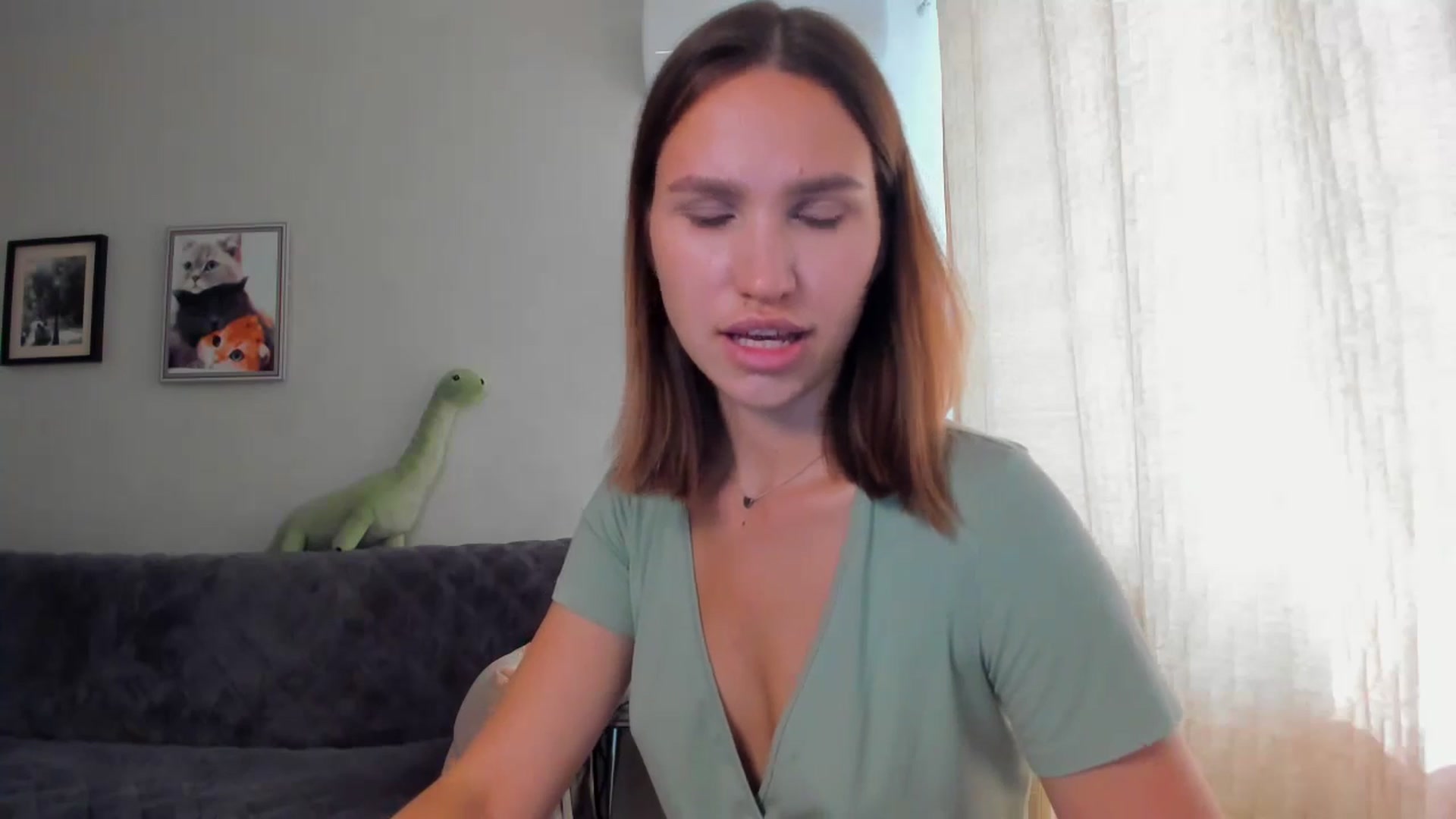 Gallery image thumbnail from WaveOfLove's myfreecams stream on, 04/25/2024, 12:23 image 17 of 20