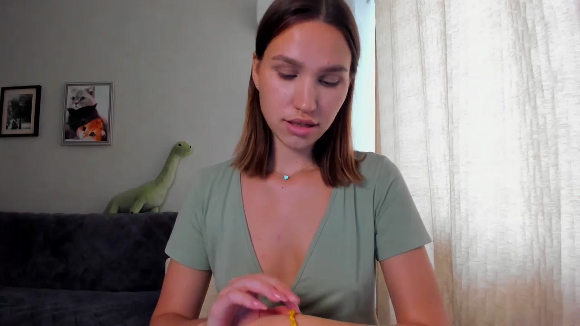 Gallery image thumbnail from WaveOfLove's myfreecams stream on, 04/25/2024, 12:23 image 8 of 20