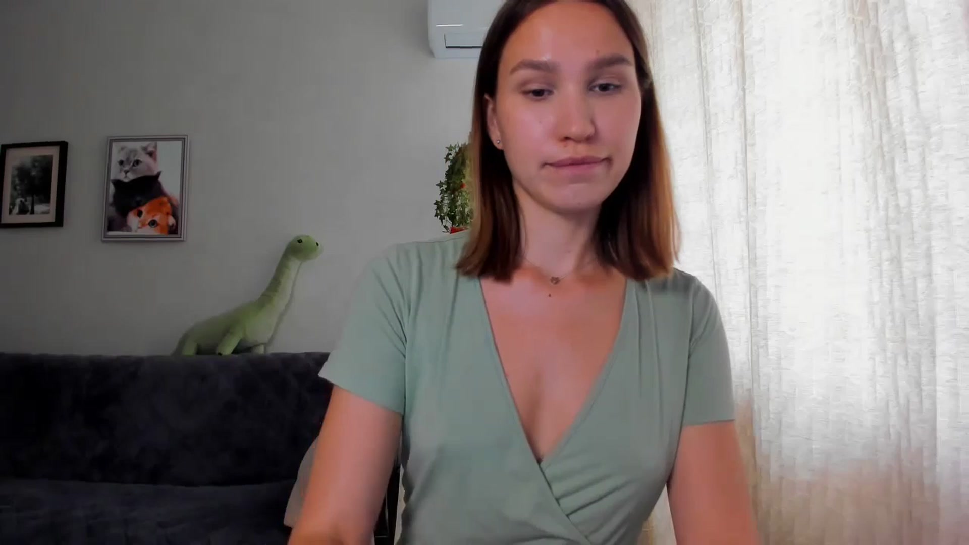 Gallery image thumbnail from WaveOfLove's myfreecams stream on, 04/25/2024, 12:23 image 5 of 20