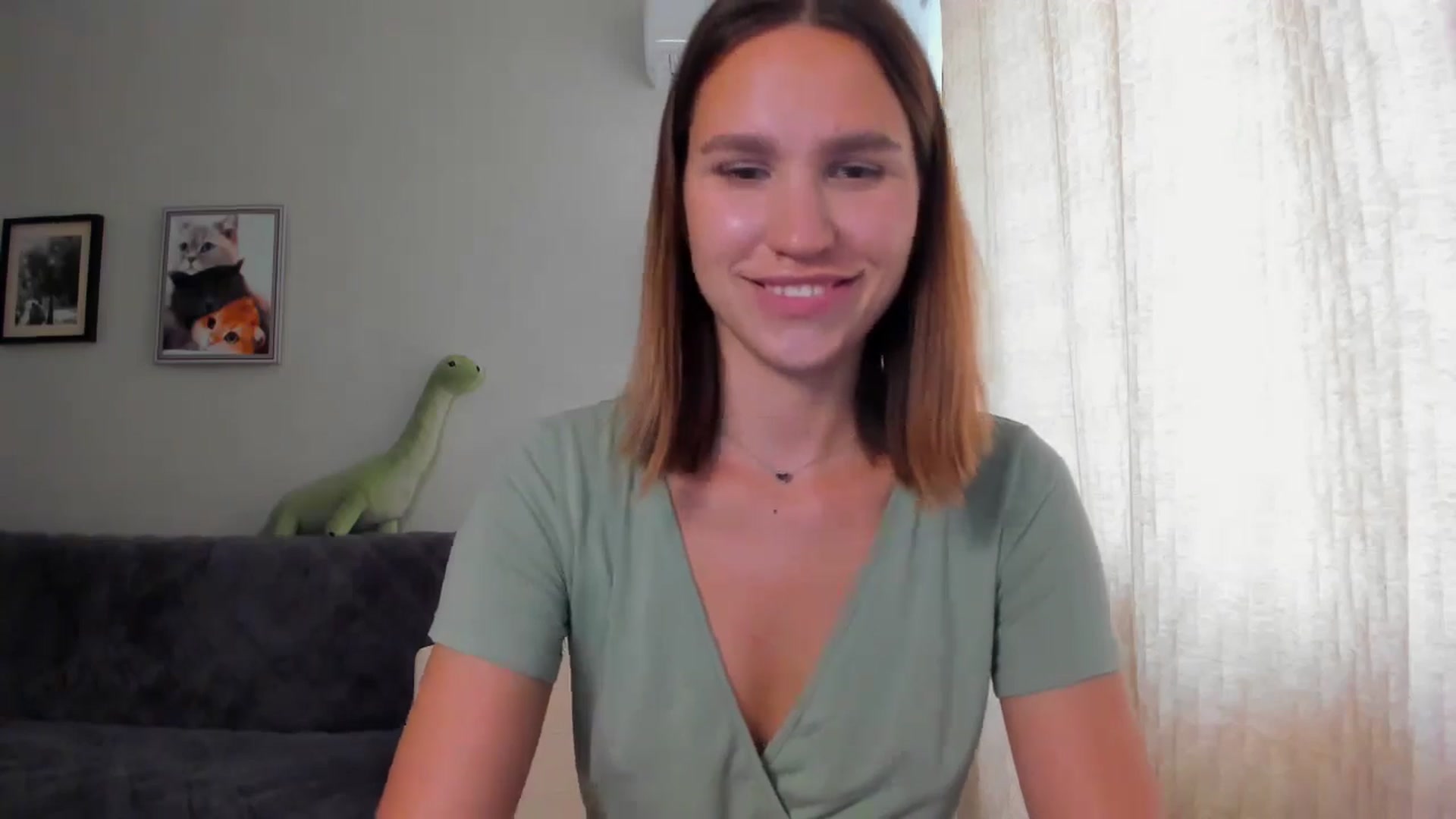 Gallery image thumbnail from WaveOfLove's myfreecams stream on, 04/25/2024, 12:23 image 10 of 20