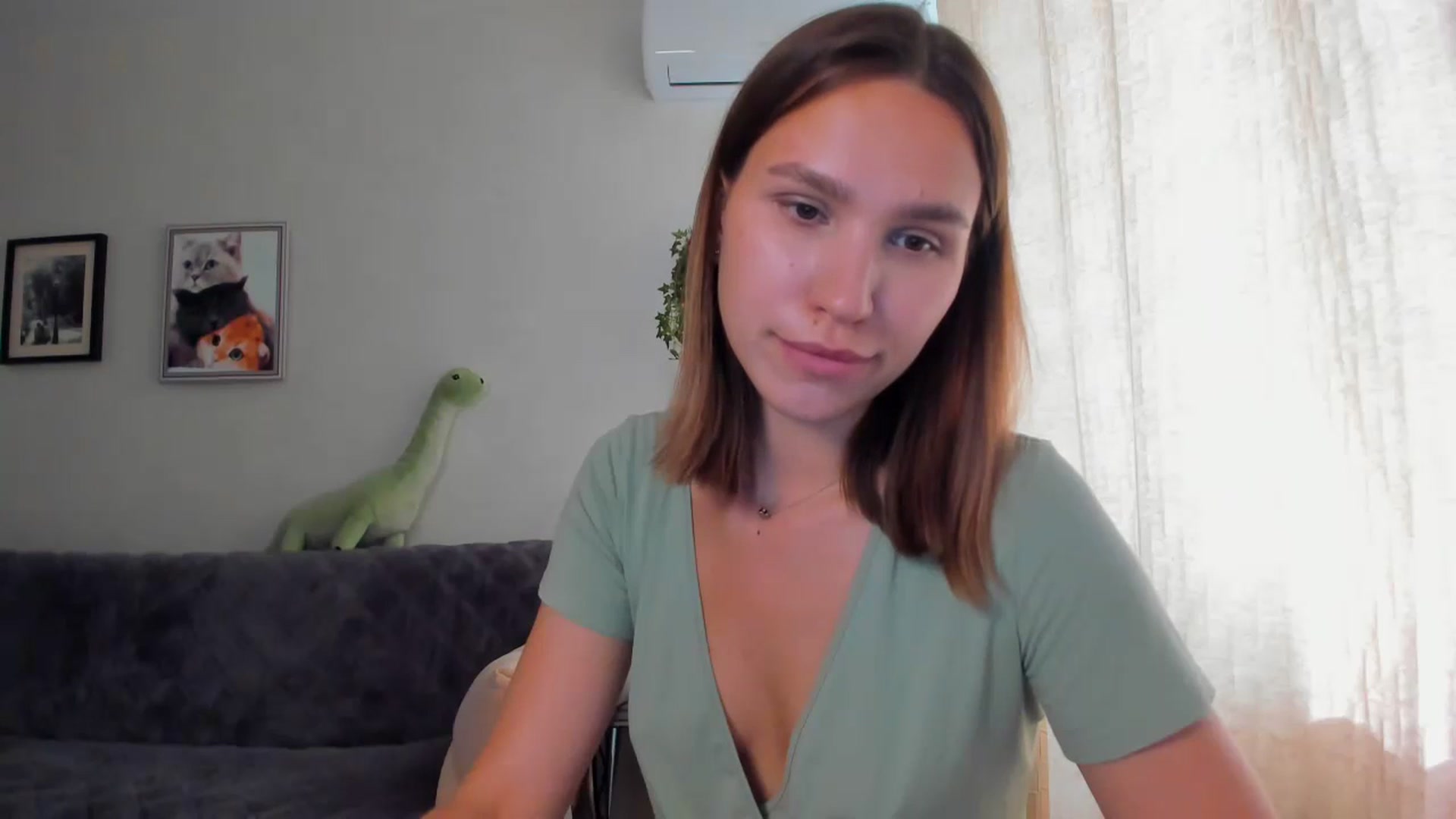 Gallery image thumbnail from WaveOfLove's myfreecams stream on, 04/25/2024, 12:23 image 18 of 20