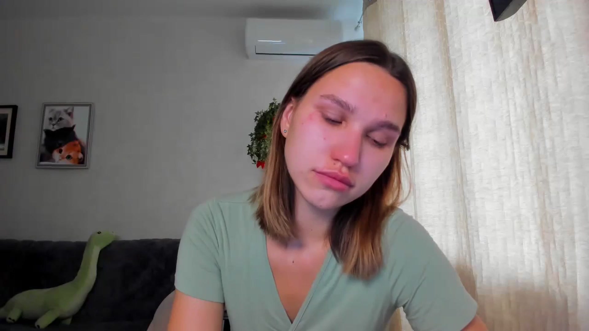 Gallery image thumbnail from WaveOfLove's myfreecams stream on, 04/27/2024, 14:18 image 18 of 20