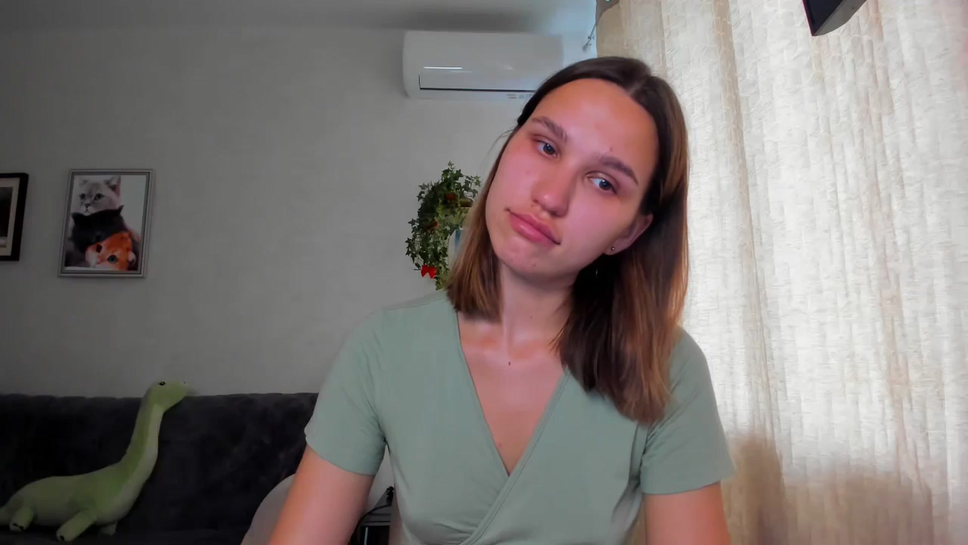 Gallery image thumbnail from WaveOfLove's myfreecams stream on, 04/27/2024, 14:18 image 16 of 20