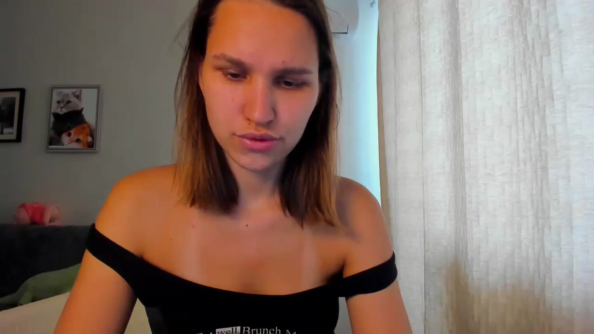 Gallery image thumbnail from WaveOfLove's myfreecams stream on, 05/13/2024, 11:09 image 10 of 20
