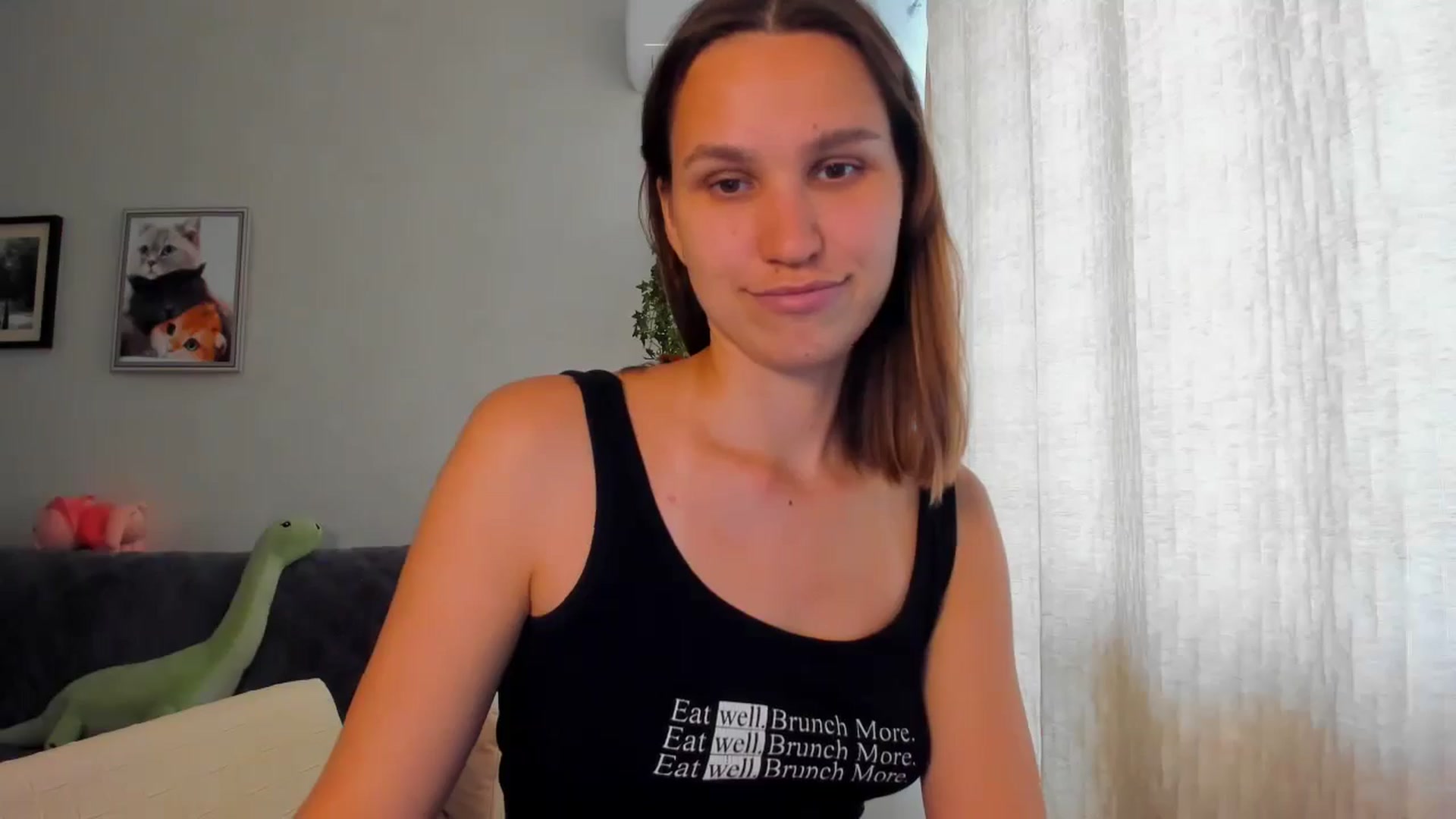 Gallery image thumbnail from WaveOfLove's myfreecams stream on, 05/13/2024, 11:09 image 20 of 20