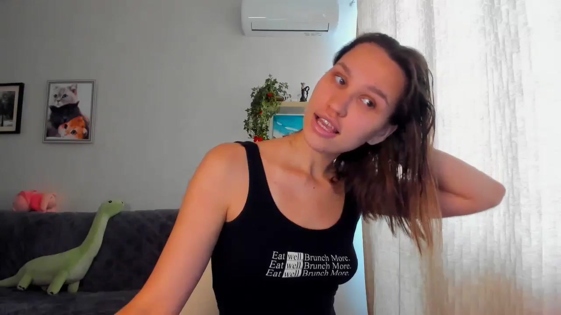 Gallery image thumbnail from WaveOfLove's myfreecams stream on, 05/13/2024, 11:09 image 3 of 20