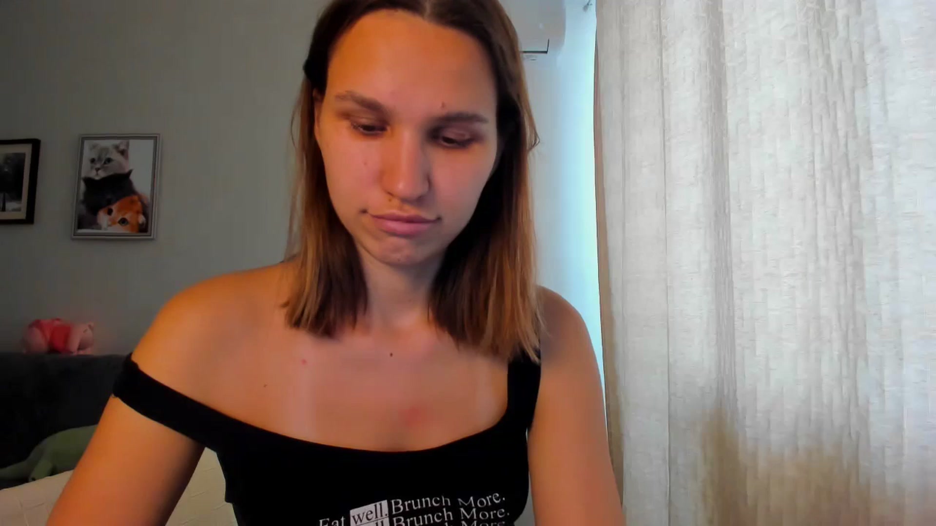 Gallery image thumbnail from WaveOfLove's myfreecams stream on, 05/13/2024, 11:09 image 16 of 20